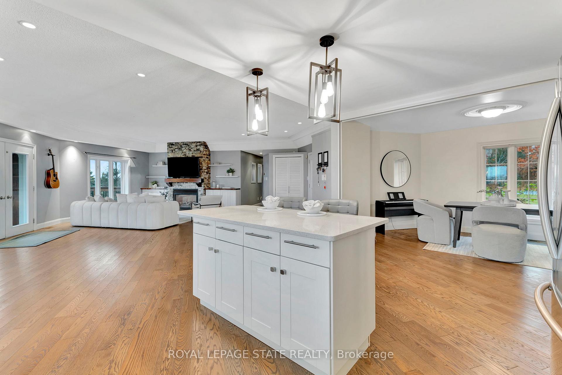 Photo 16 of 621 Ridge Road W, Grimsby, Grimsby Escarpment — HOMEH