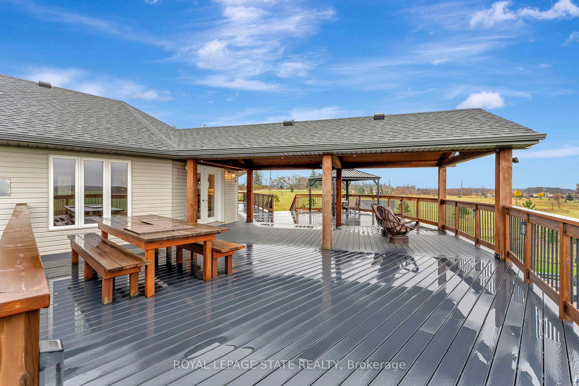 Photo 37 of 621 Ridge Road W, Grimsby, Grimsby Escarpment — HOMEH