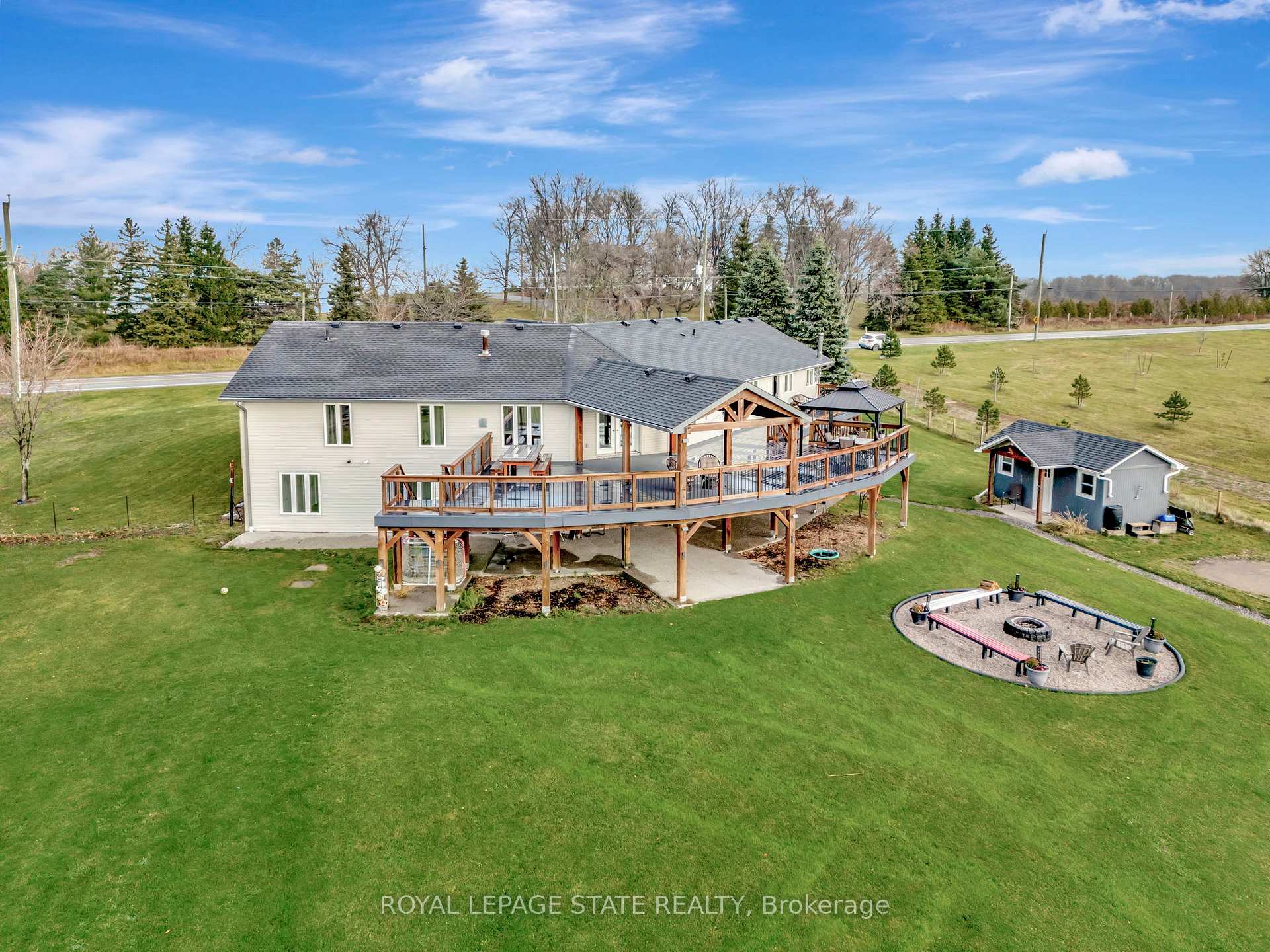 Photo 40 of 621 Ridge Road W, Grimsby, Grimsby Escarpment — HOMEH