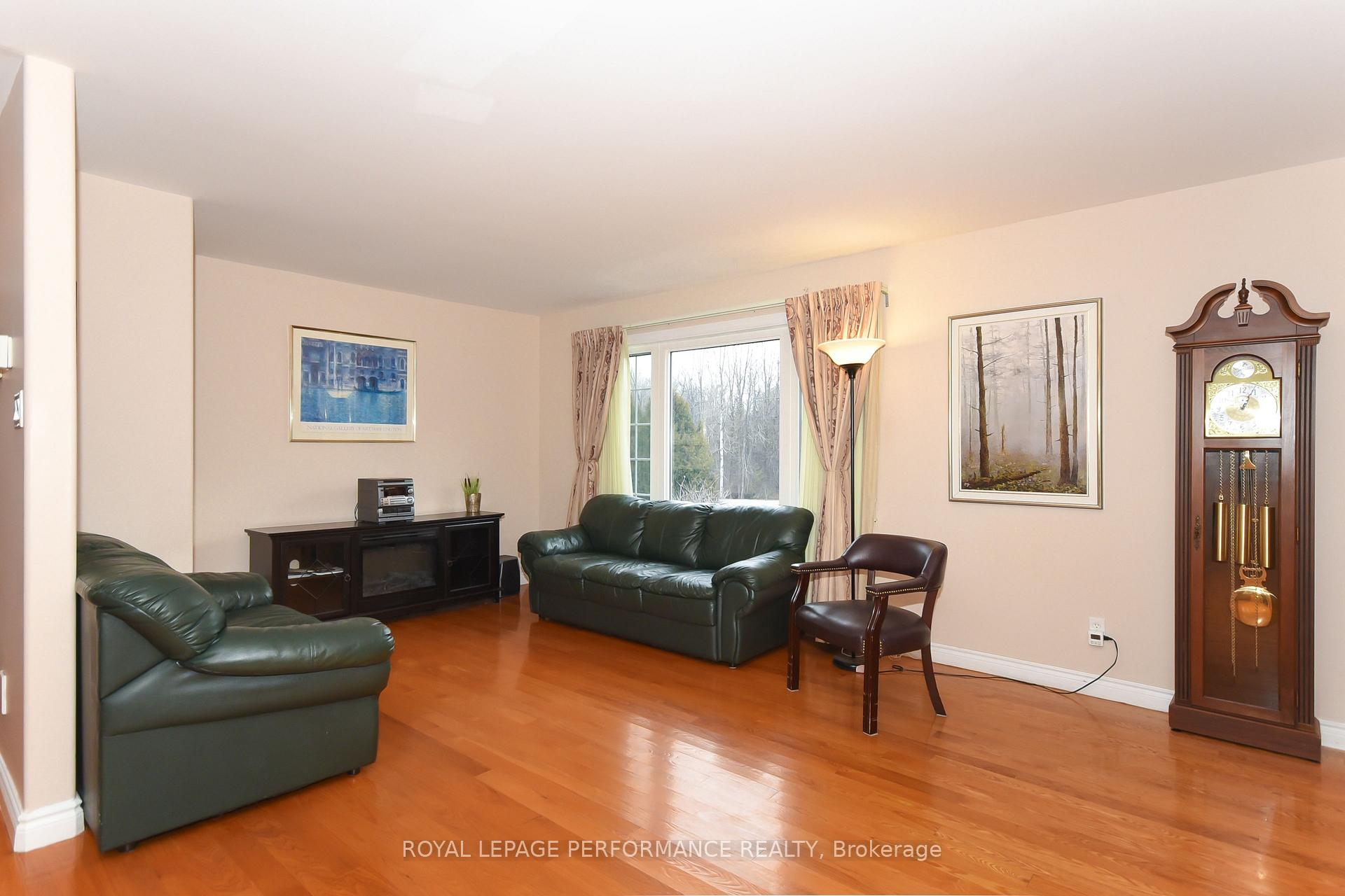 Photo 3 of 8355 Nashdale Drive, Ottawa, Osgoode Twp North of Reg Rd 6 — HOMEH