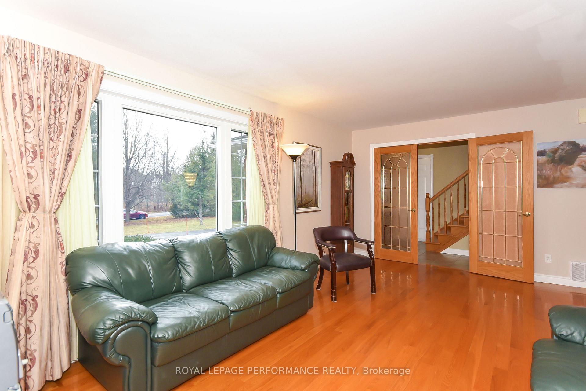 Photo 4 of 8355 Nashdale Drive, Ottawa, Osgoode Twp North of Reg Rd 6 — HOMEH
