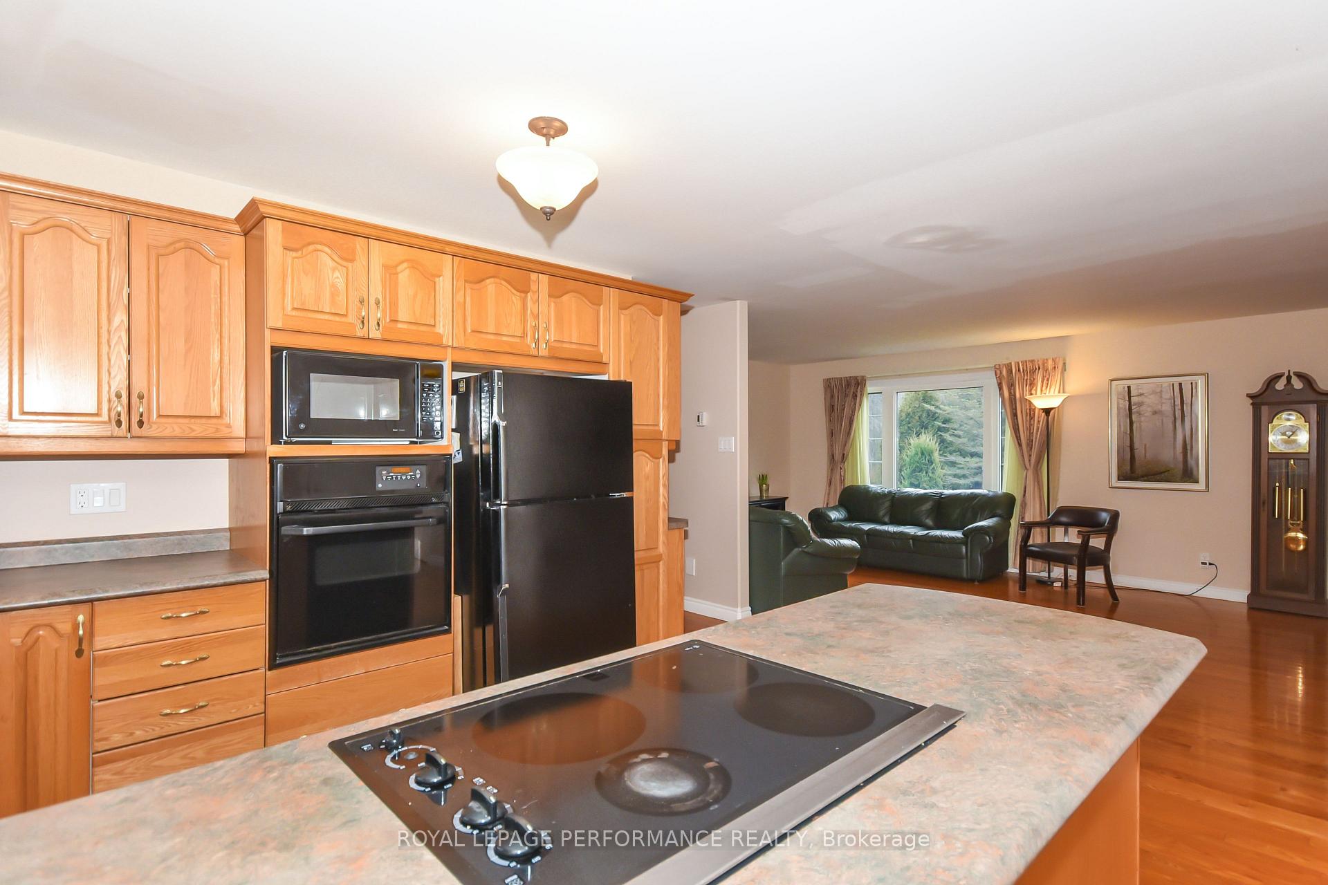 Photo 7 of 8355 Nashdale Drive, Ottawa, Osgoode Twp North of Reg Rd 6 — HOMEH