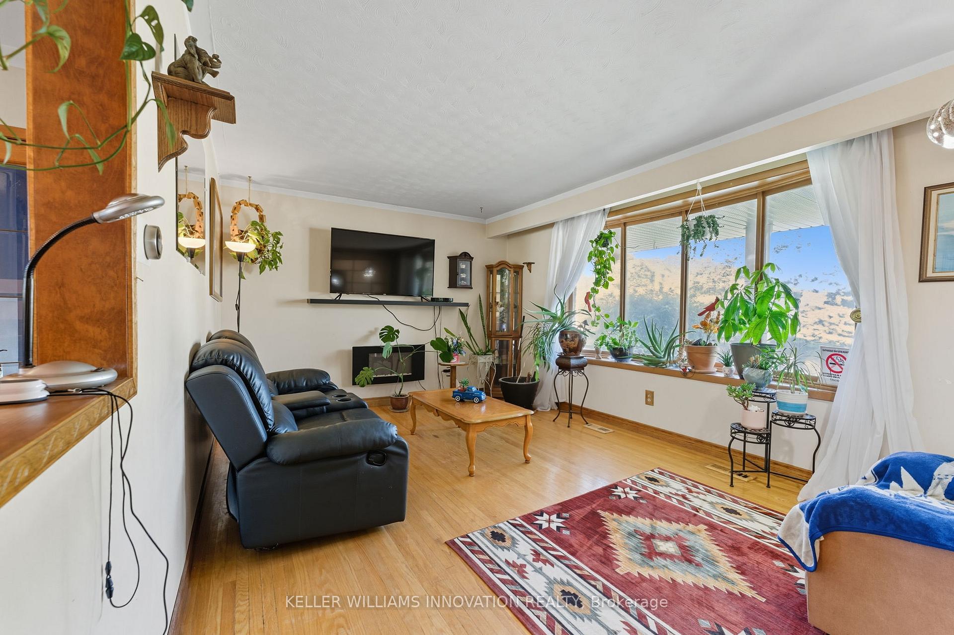 Photo 9 of 86 Balmoral Drive, Guelph, Riverside Park — HOMEH