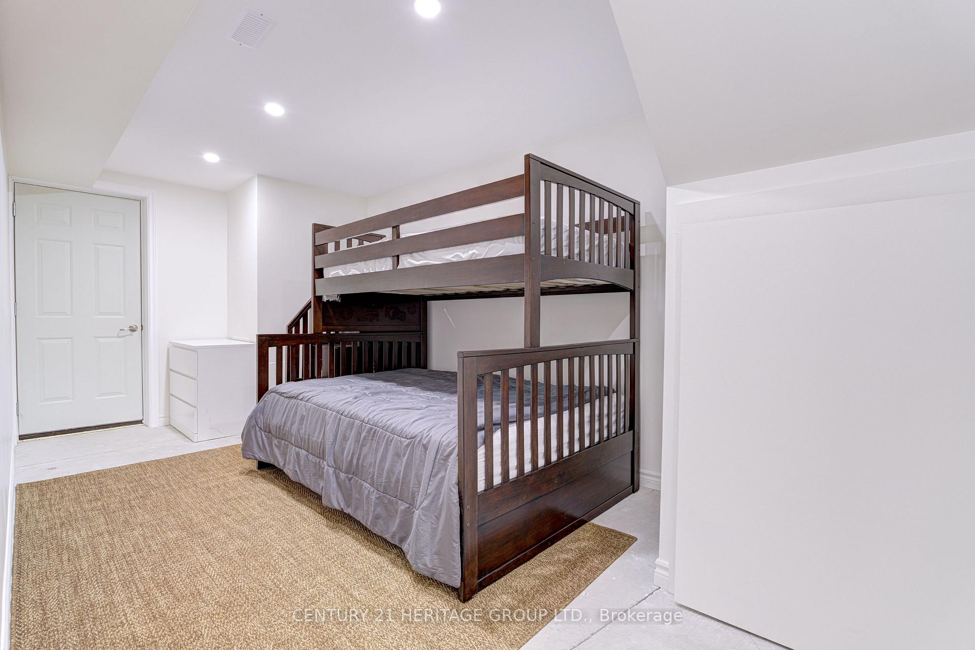Photo 16 of 28 Udell Way, Grimsby, Grimsby East — HOMEH