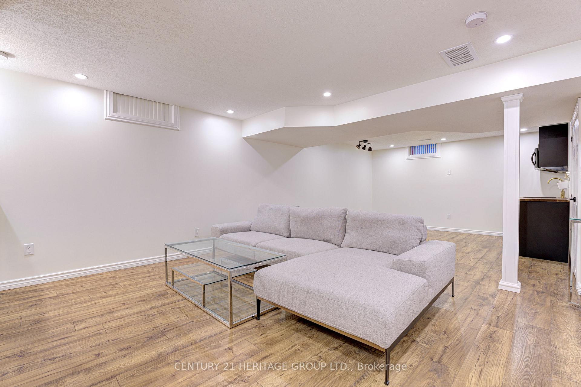 Photo 17 of 28 Udell Way, Grimsby, Grimsby East — HOMEH