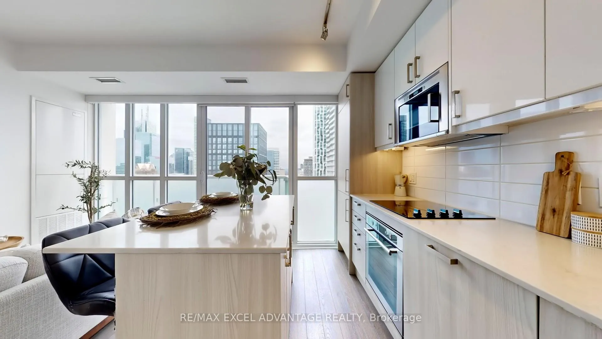Photo 5 of Unit 3605, 77 Mutual Street, Toronto, Church-Yonge Corridor — HOMEH
