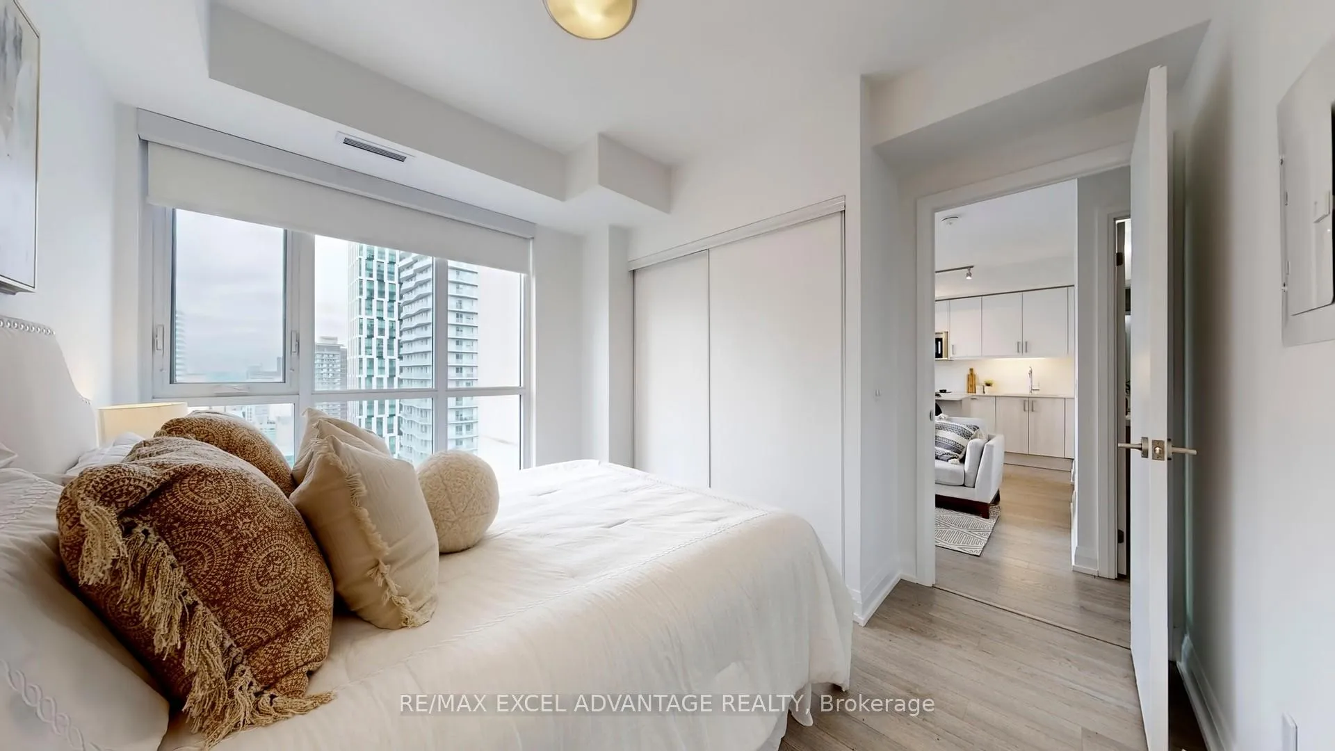 Photo 13 of Unit 3605, 77 Mutual Street, Toronto, Church-Yonge Corridor — HOMEH