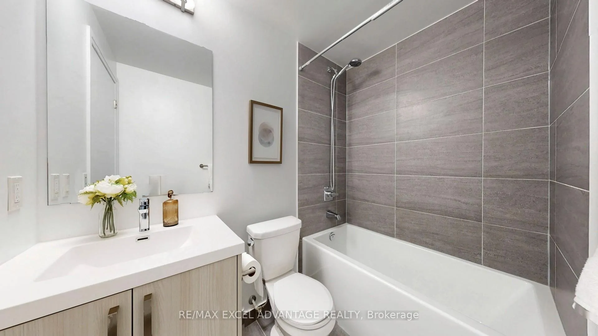 Photo 14 of Unit 3605, 77 Mutual Street, Toronto, Church-Yonge Corridor — HOMEH