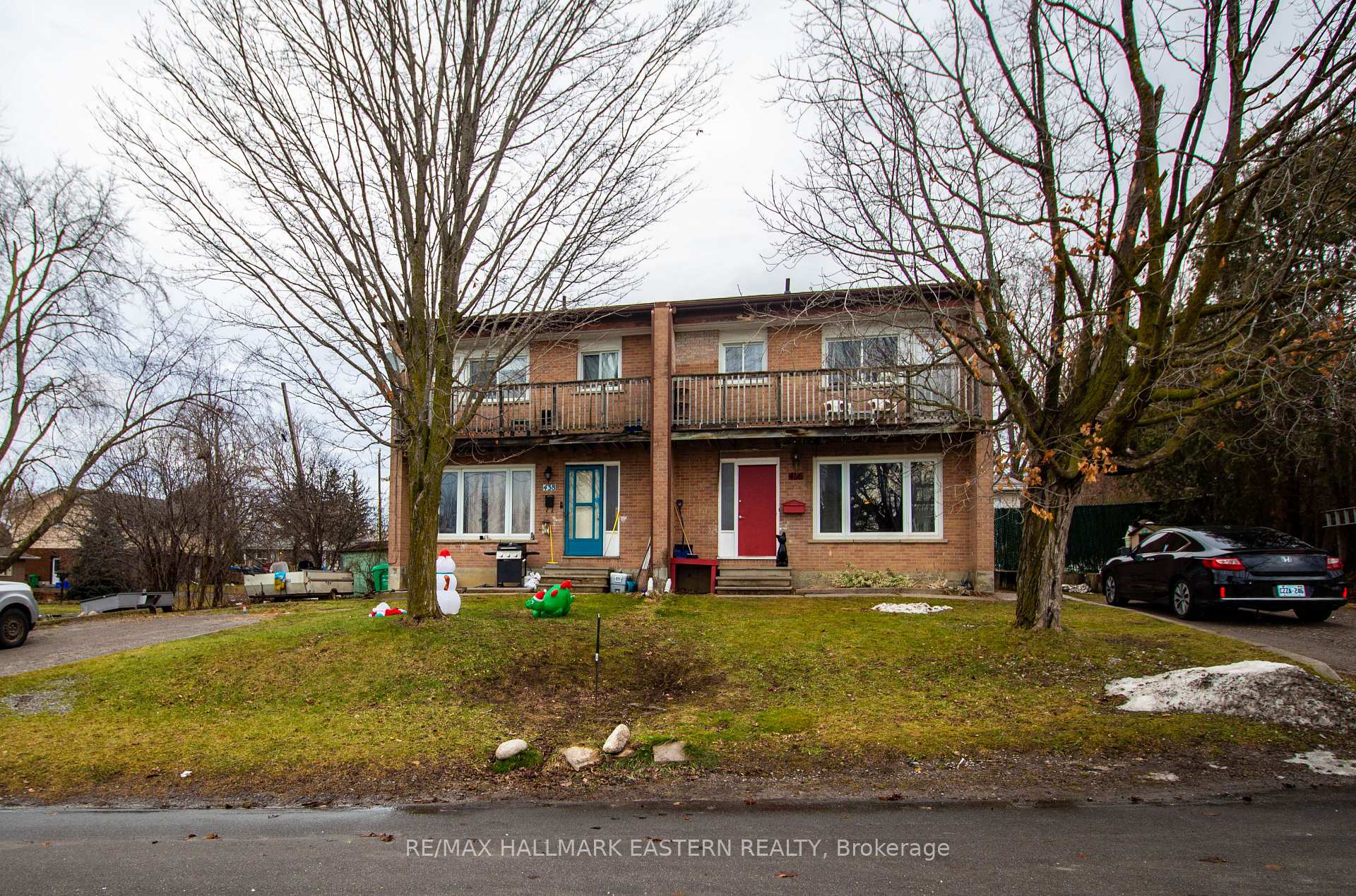 Front of 436-438 Southpark Drive