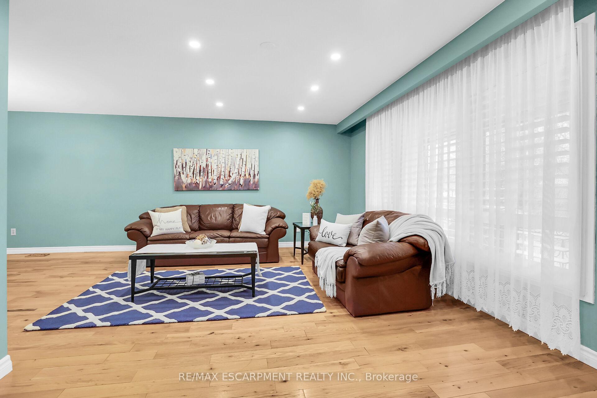 Photo 6 of 48 Debora Drive, Grimsby, Grimsby East — HOMEH