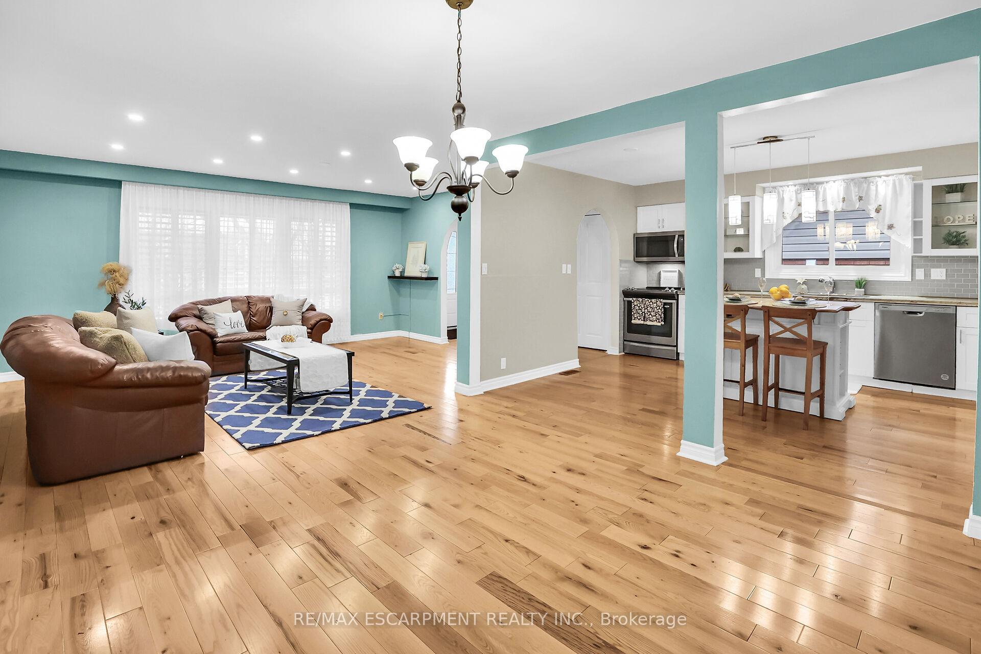 Photo 7 of 48 Debora Drive, Grimsby, Grimsby East — HOMEH