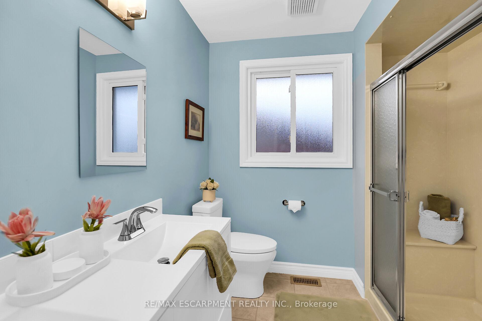 Photo 23 of 48 Debora Drive, Grimsby, Grimsby East — HOMEH