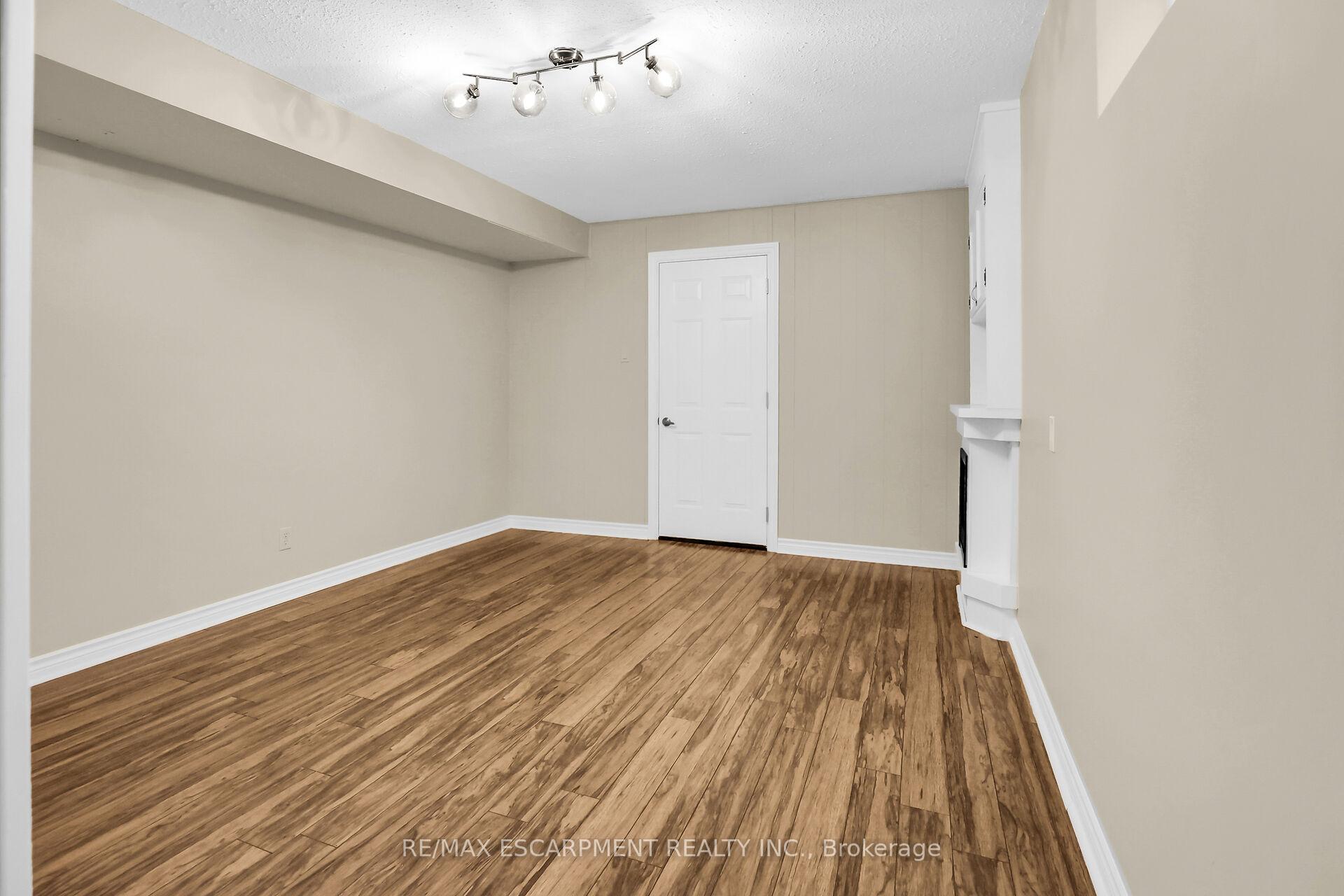 Photo 31 of 48 Debora Drive, Grimsby, Grimsby East — HOMEH