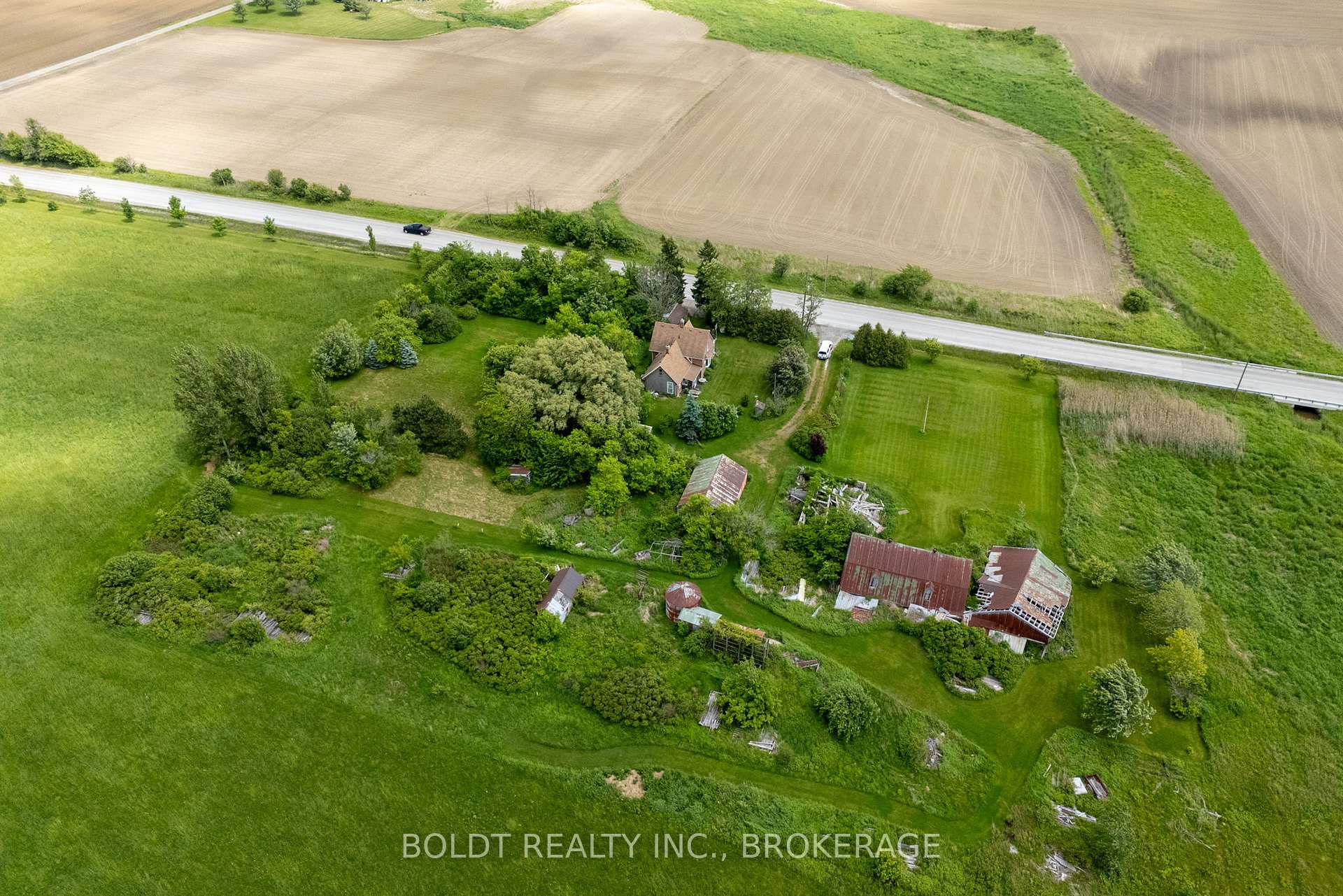 Photo 2 of 339 Eleventh Road E, Hamilton, Rural Stoney Creek — HOMEH