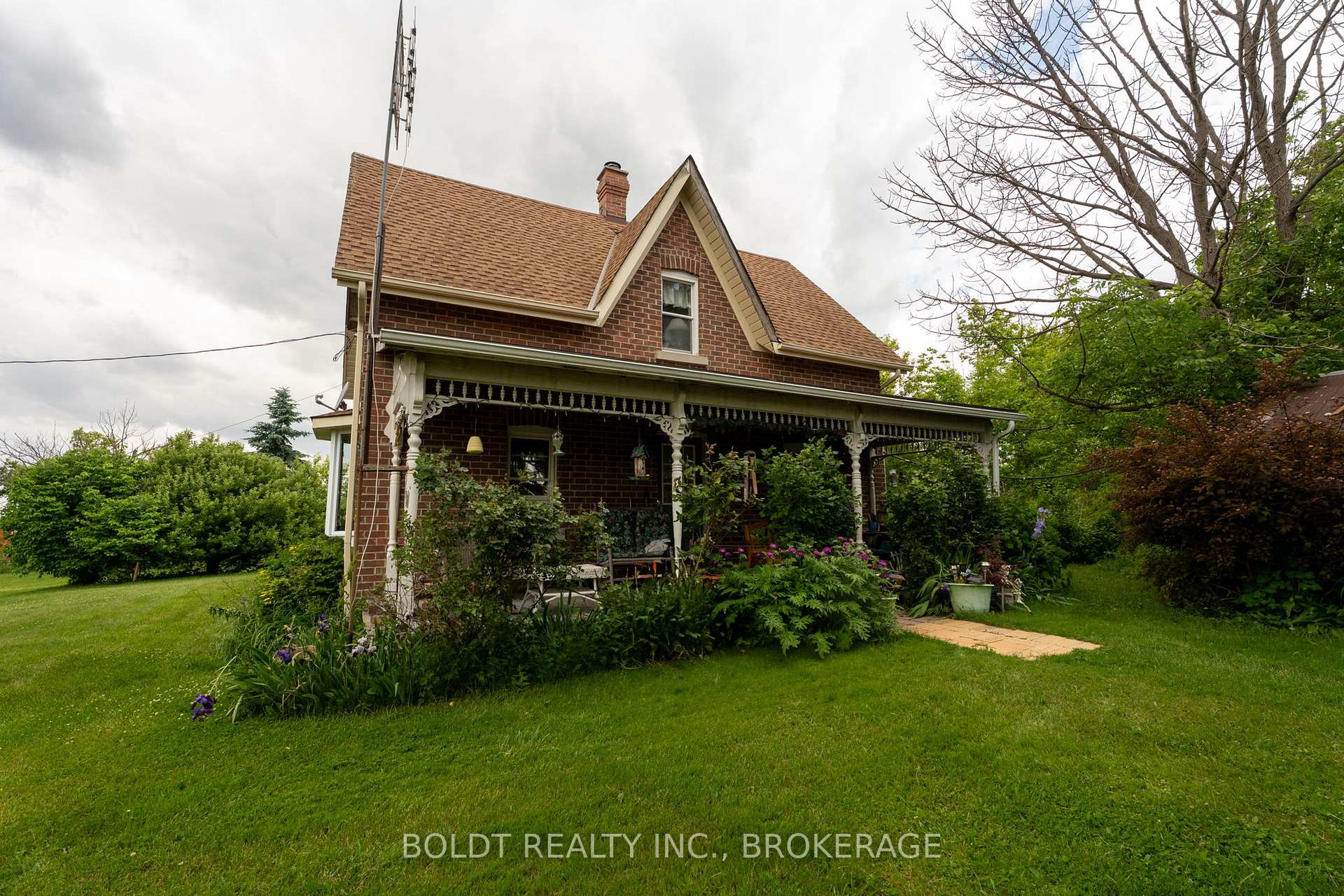 Photo 4 of 339 Eleventh Road E, Hamilton, Rural Stoney Creek — HOMEH