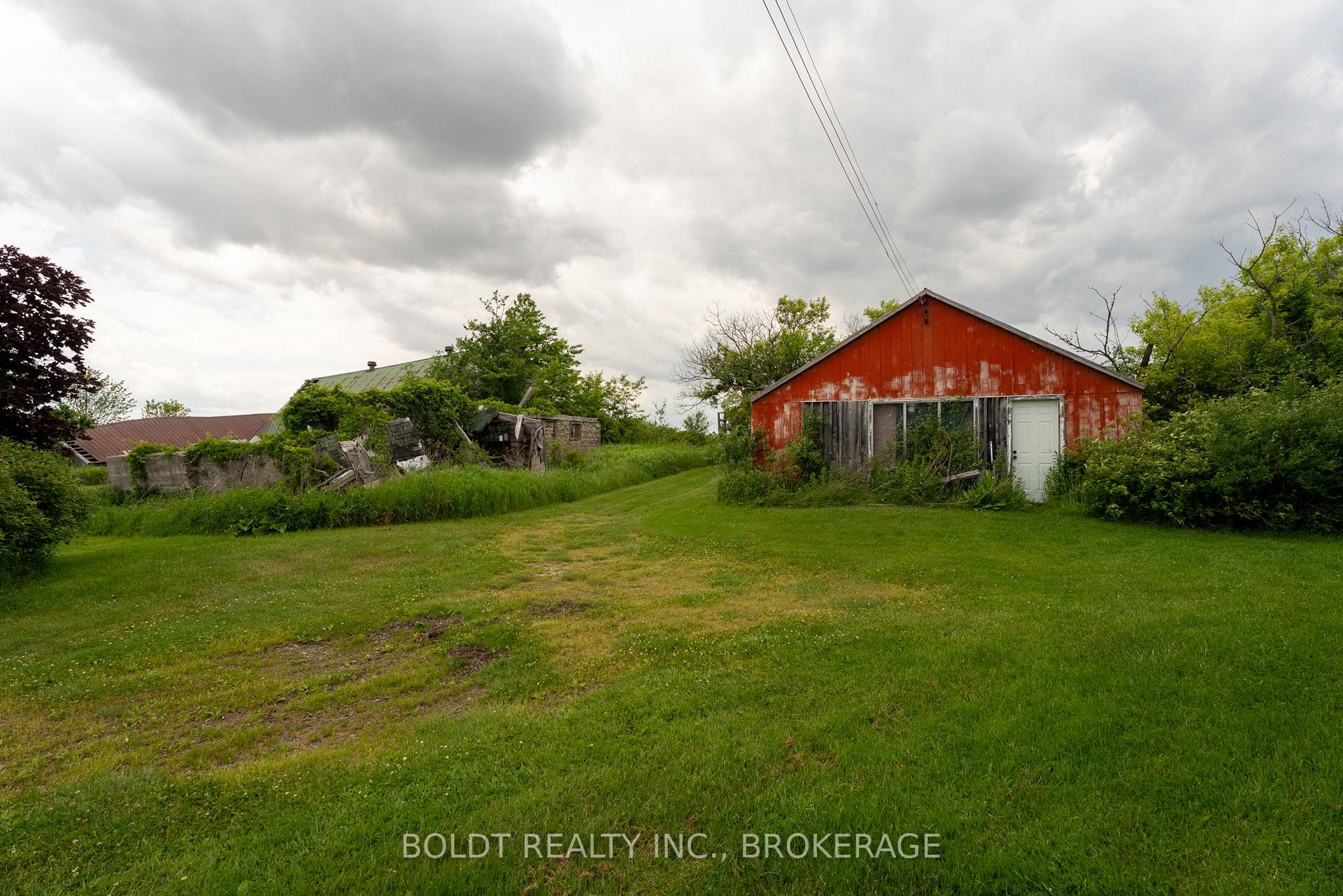 Photo 17 of 339 Eleventh Road E, Hamilton, Rural Stoney Creek — HOMEH