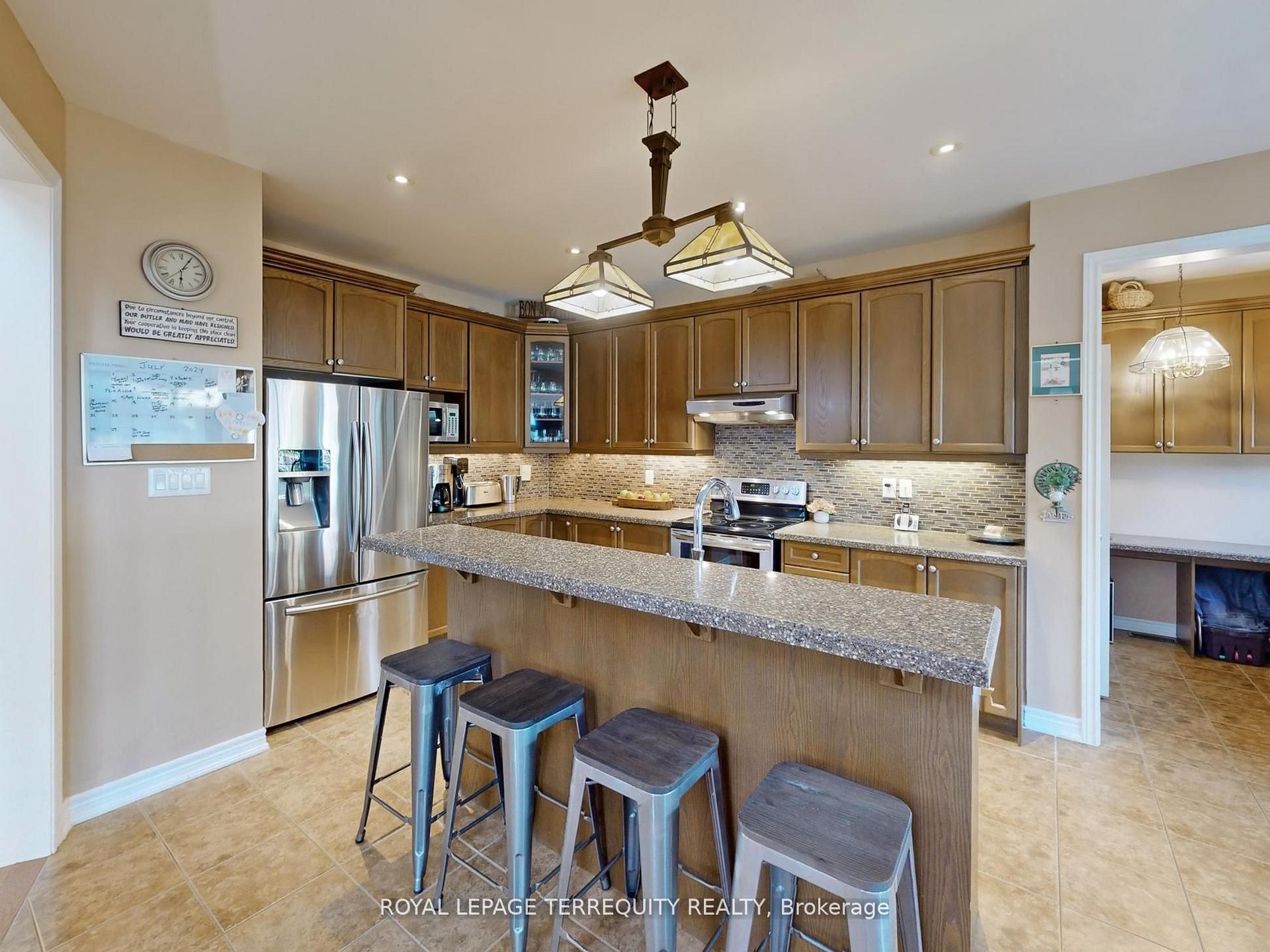 Photo 13 of 355 Giddings Crescent, Milton, Scott — HOMEH