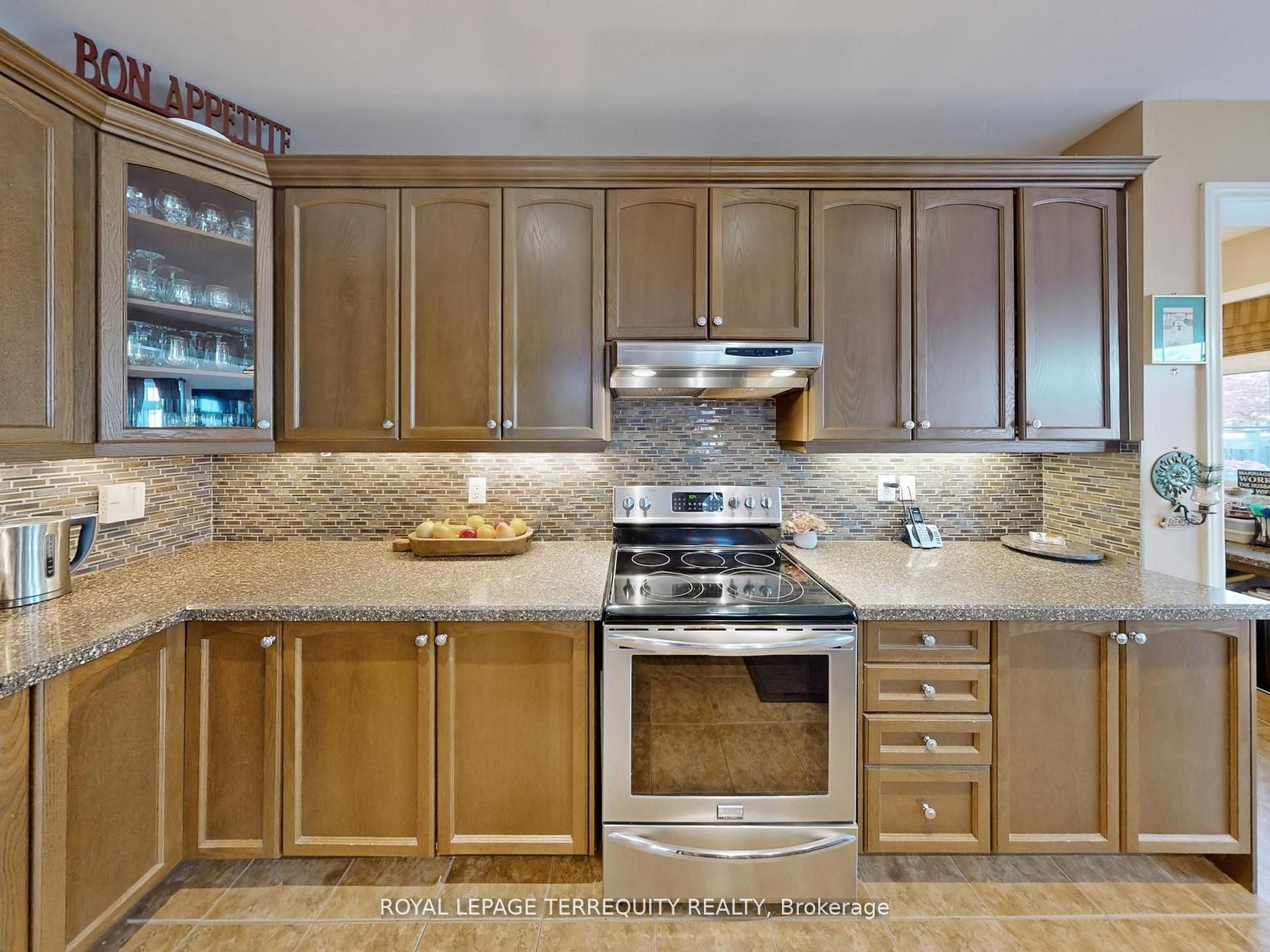 Photo 18 of 355 Giddings Crescent, Milton, Scott — HOMEH