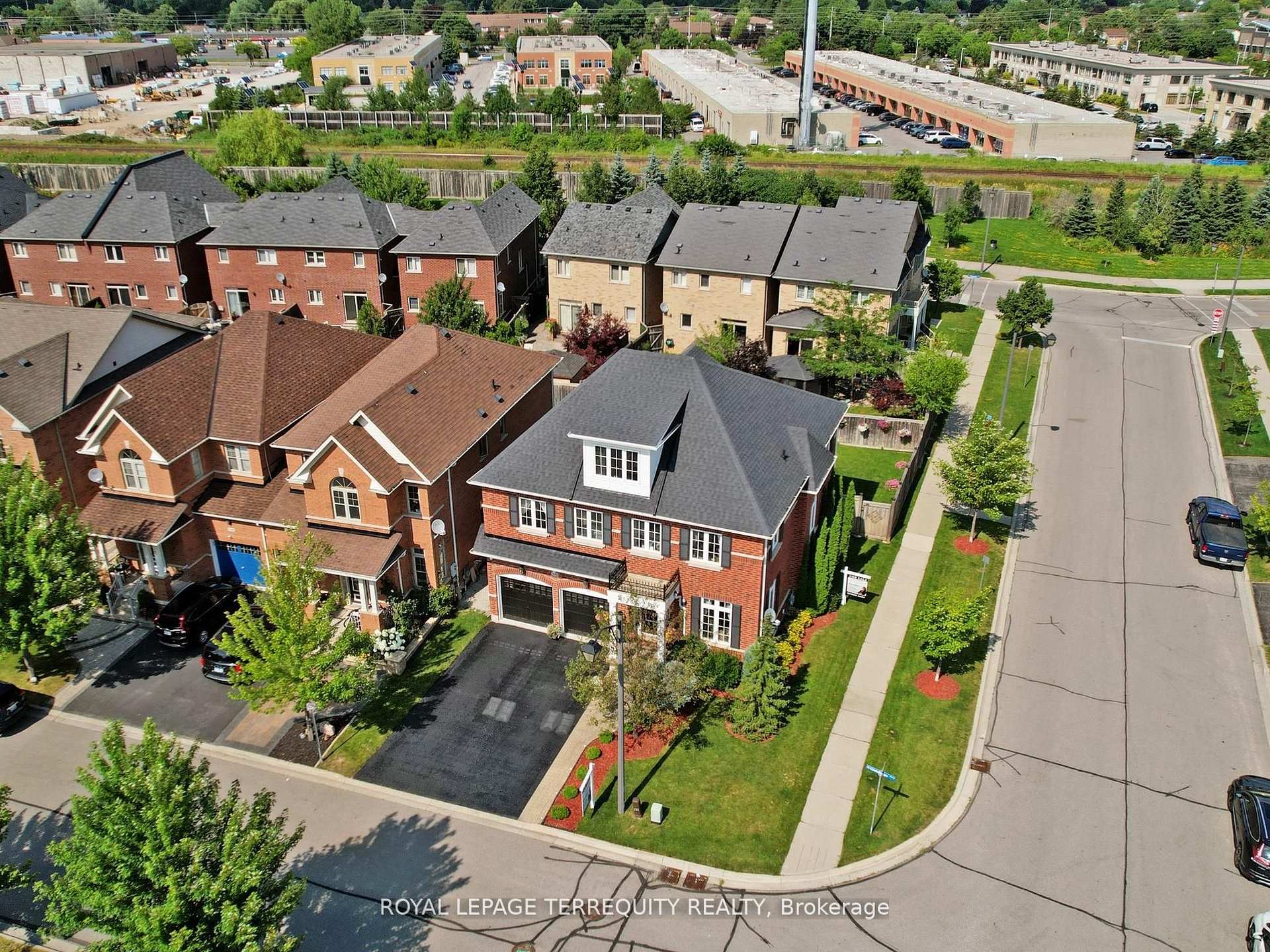 Photo 36 of 355 Giddings Crescent, Milton, Scott — HOMEH