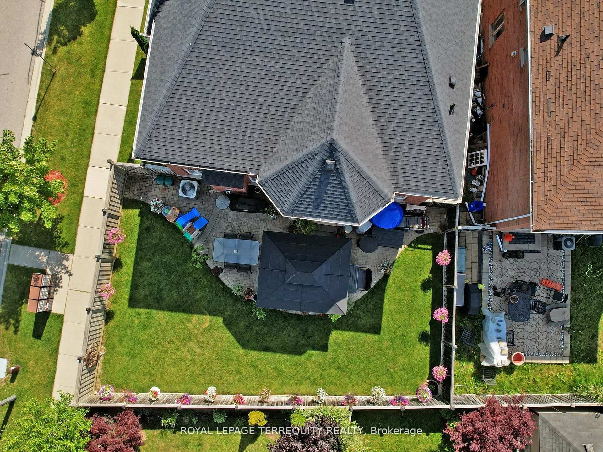 Photo 38 of 355 Giddings Crescent, Milton, Scott — HOMEH