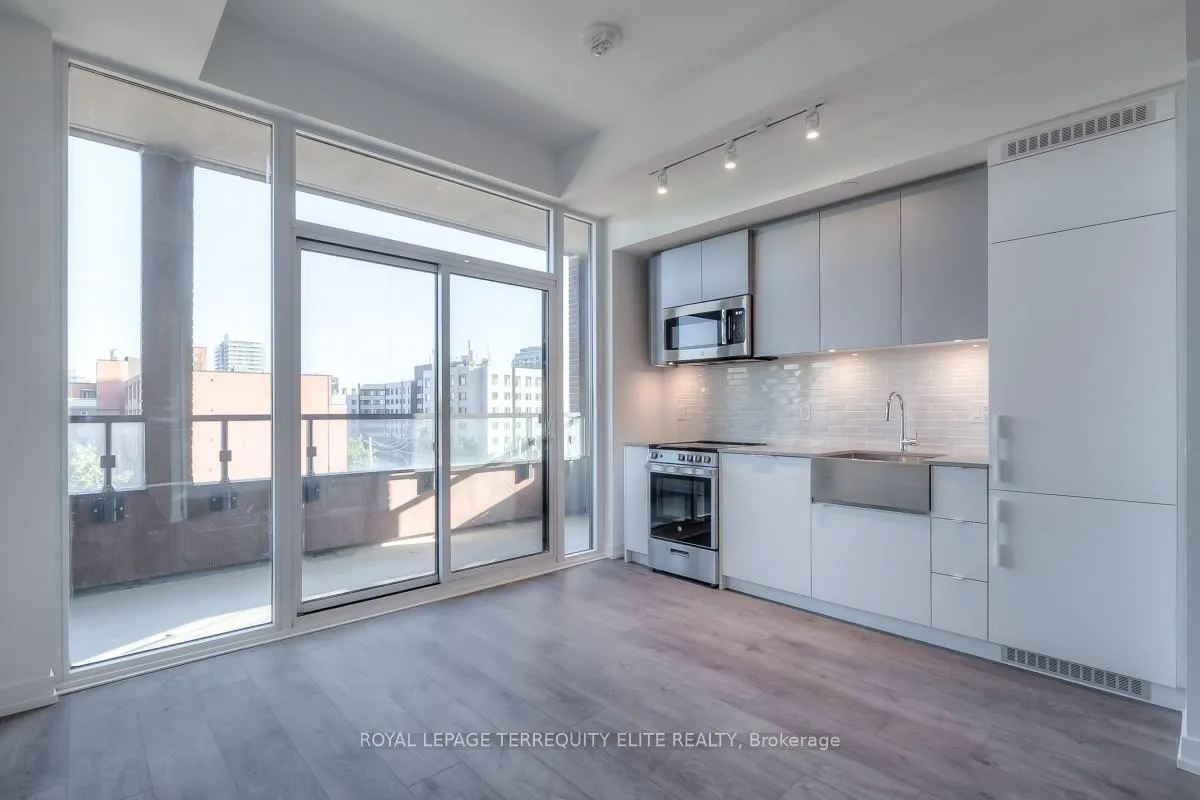 Photo 2 of Unit 425, 270 Dufferin Street, Toronto, South Parkdale — HOMEH