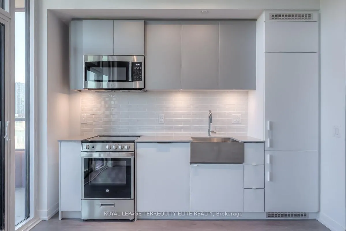 Photo 3 of Unit 425, 270 Dufferin Street, Toronto, South Parkdale — HOMEH