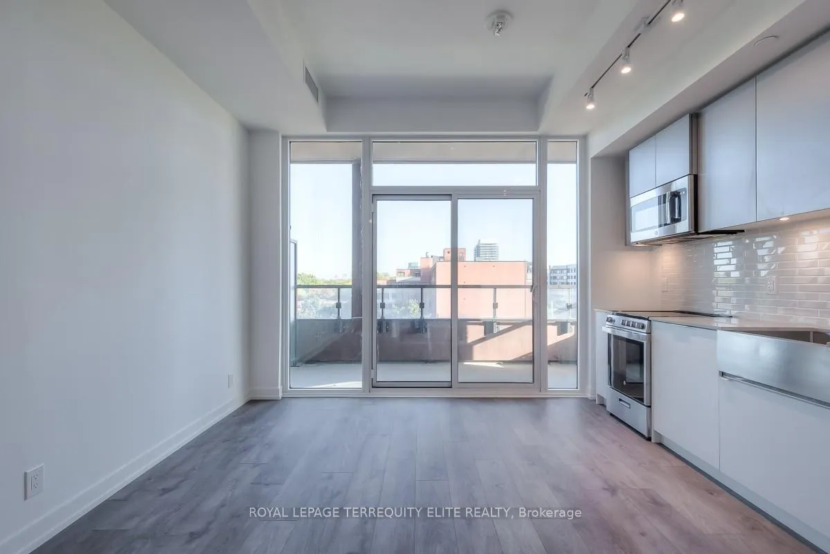 Photo 7 of Unit 425, 270 Dufferin Street, Toronto, South Parkdale — HOMEH