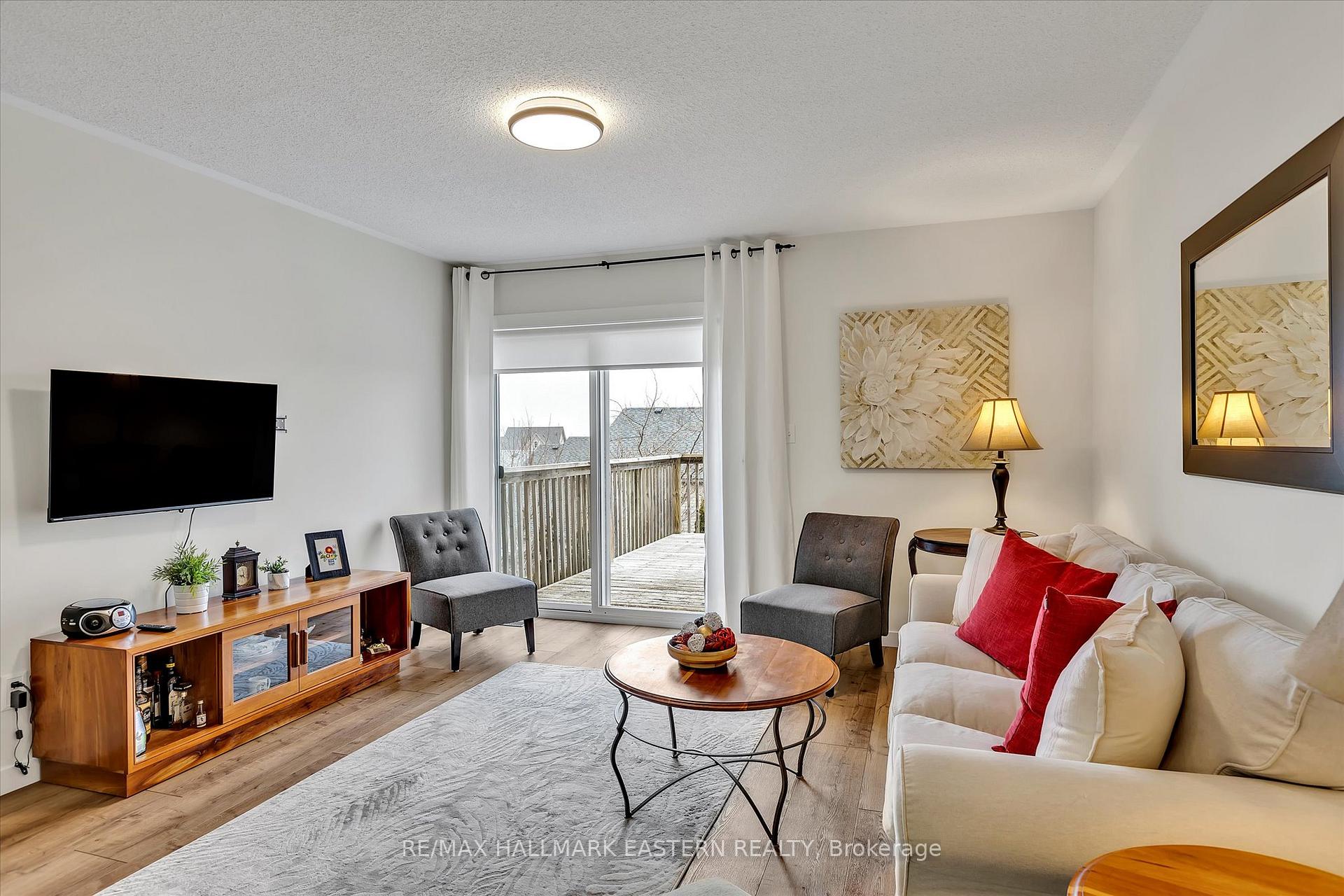 Photo 2 of 533 Garbutt Terrace, Peterborough, Northcrest Ward 5 — HOMEH
