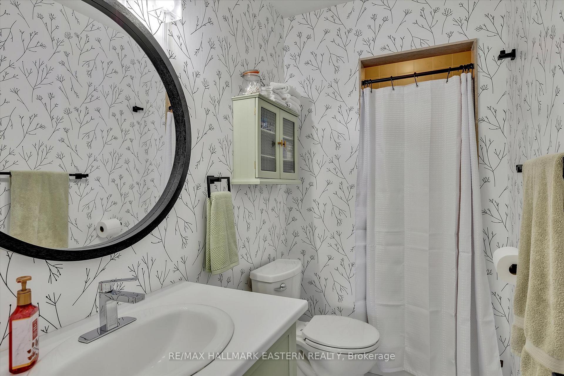Photo 11 of 533 Garbutt Terrace, Peterborough, Northcrest Ward 5 — HOMEH