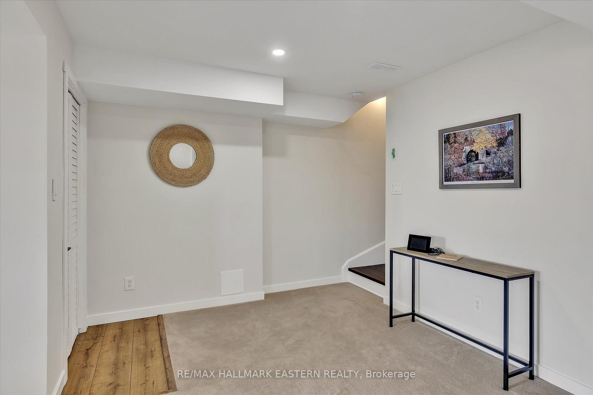 Photo 16 of 533 Garbutt Terrace, Peterborough, Northcrest Ward 5 — HOMEH