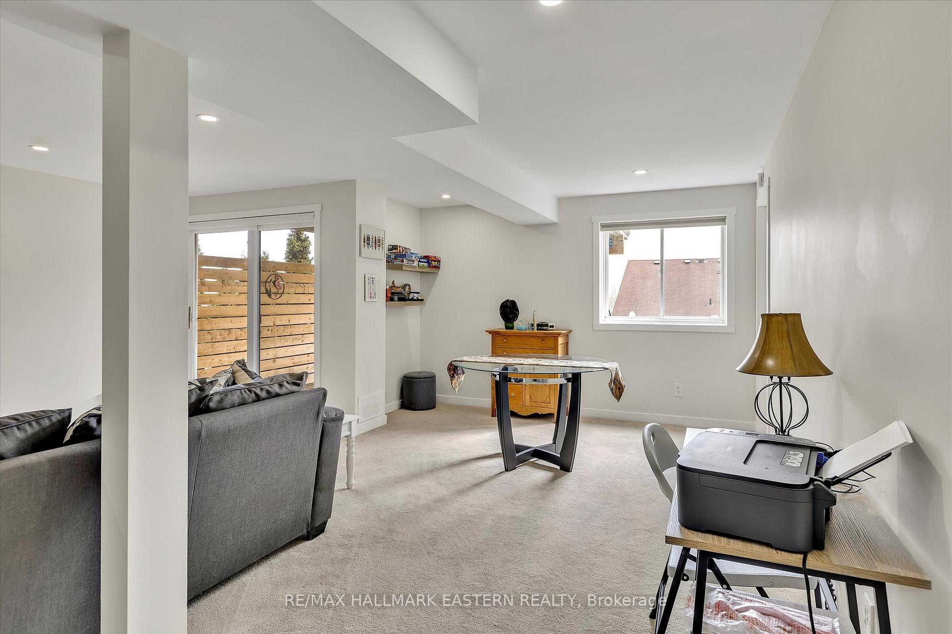 Photo 21 of 533 Garbutt Terrace, Peterborough, Northcrest Ward 5 — HOMEH