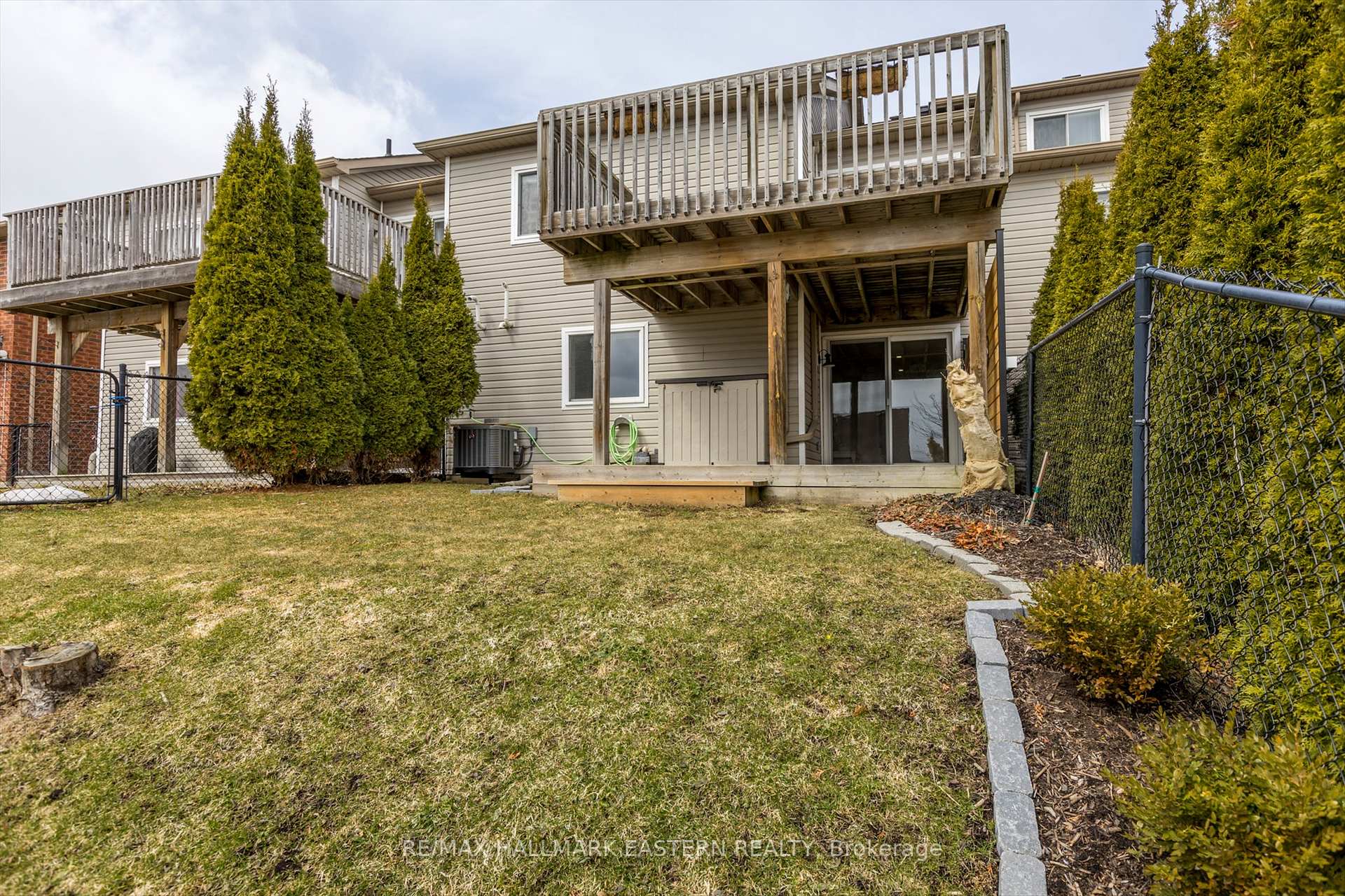 Photo 25 of 533 Garbutt Terrace, Peterborough, Northcrest Ward 5 — HOMEH