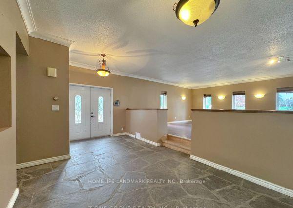 Photo 2 of 202 Cox Mill Road, Barrie, Painswick North — HOMEH