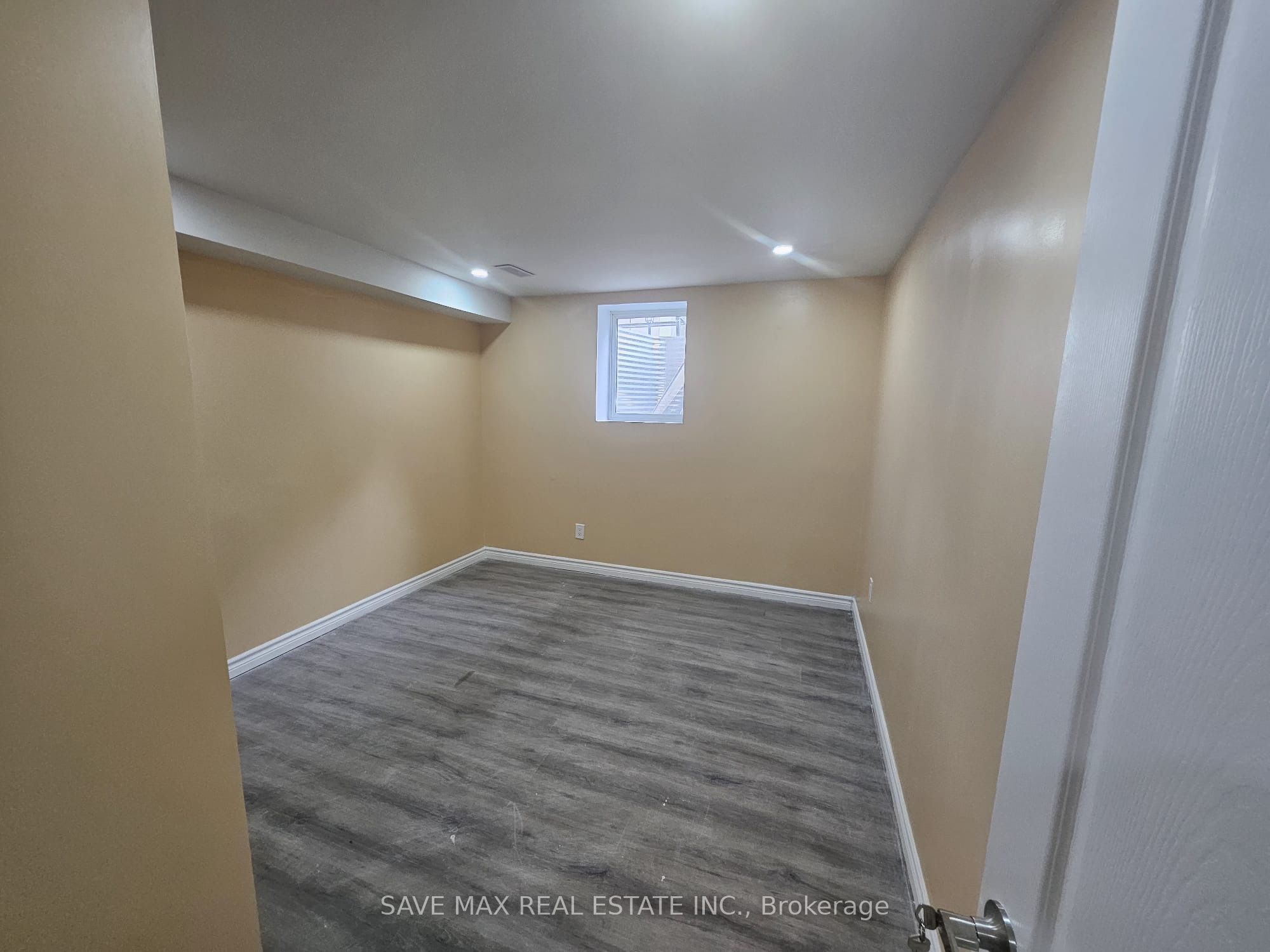 Photo 27 of Unit Basement, 75 Fountainbridge Drive, Caledon, Bolton East — HOMEH