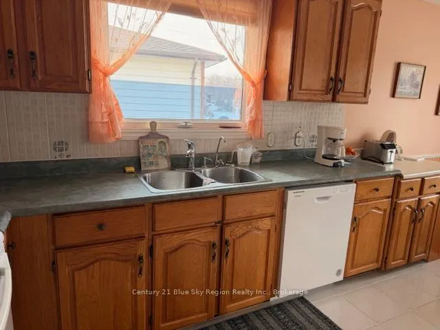 Photo 6 of 124 Blair Street, North Bay, Ferris — HOMEH