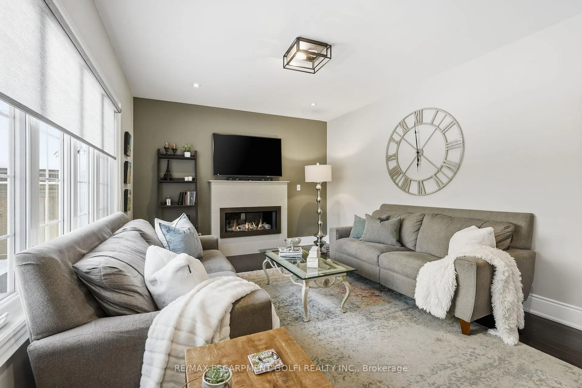 Photo 12 of 20 Vinegar Hill Street, Hamilton, Waterdown — HOMEH