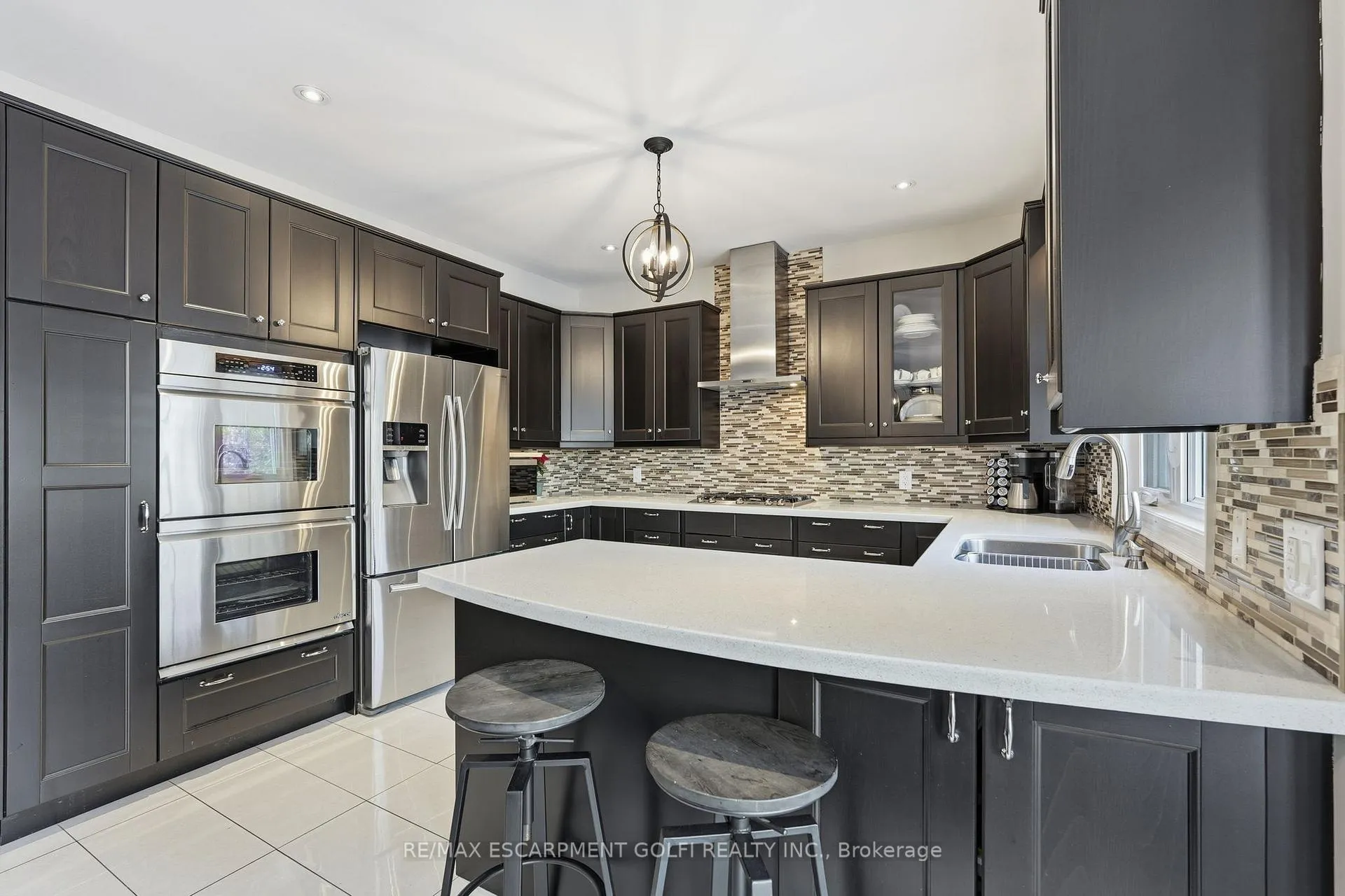 Photo 16 of 20 Vinegar Hill Street, Hamilton, Waterdown — HOMEH