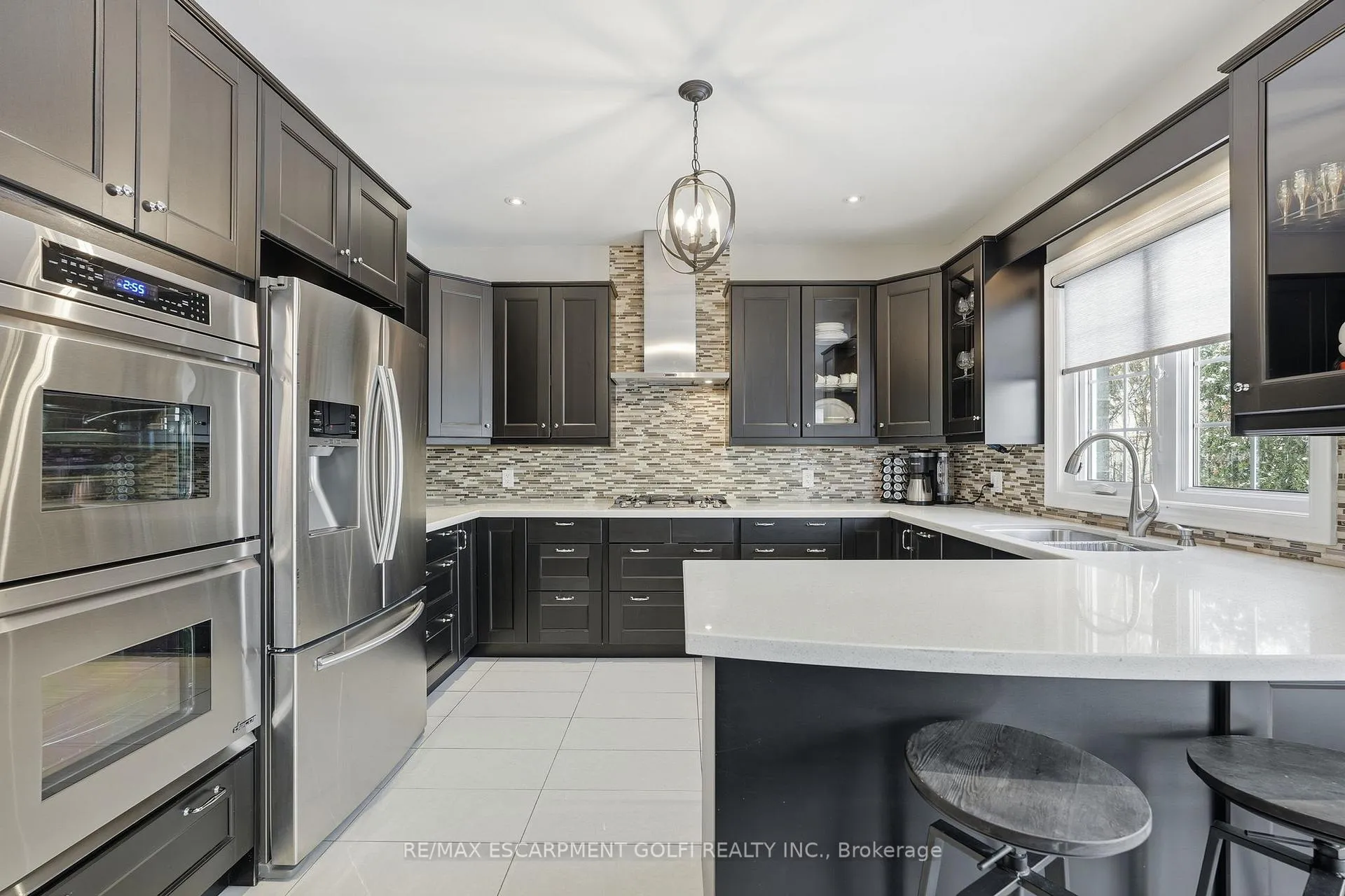 Photo 17 of 20 Vinegar Hill Street, Hamilton, Waterdown — HOMEH