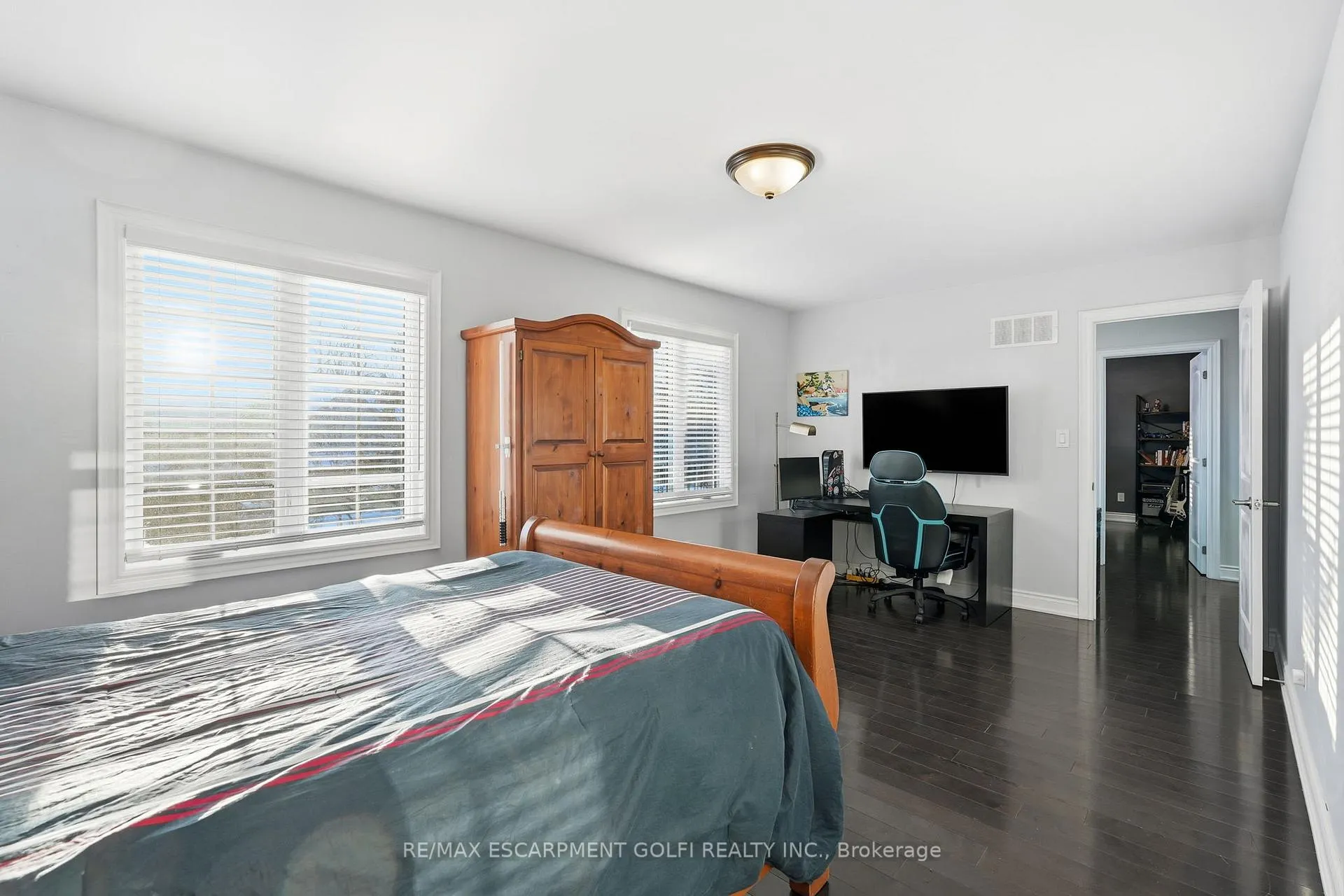 Photo 26 of 20 Vinegar Hill Street, Hamilton, Waterdown — HOMEH