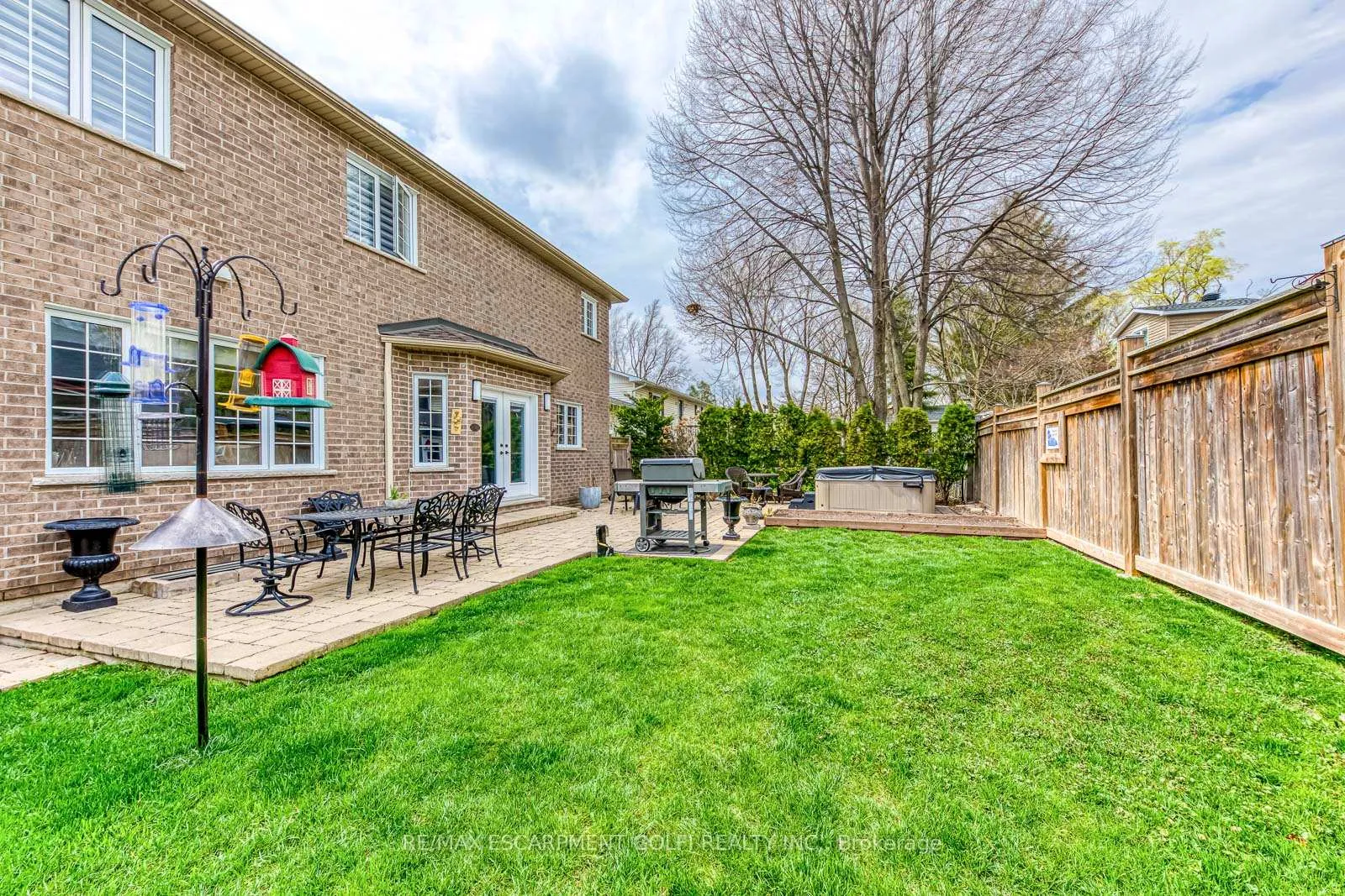 Photo 36 of 20 Vinegar Hill Street, Hamilton, Waterdown — HOMEH