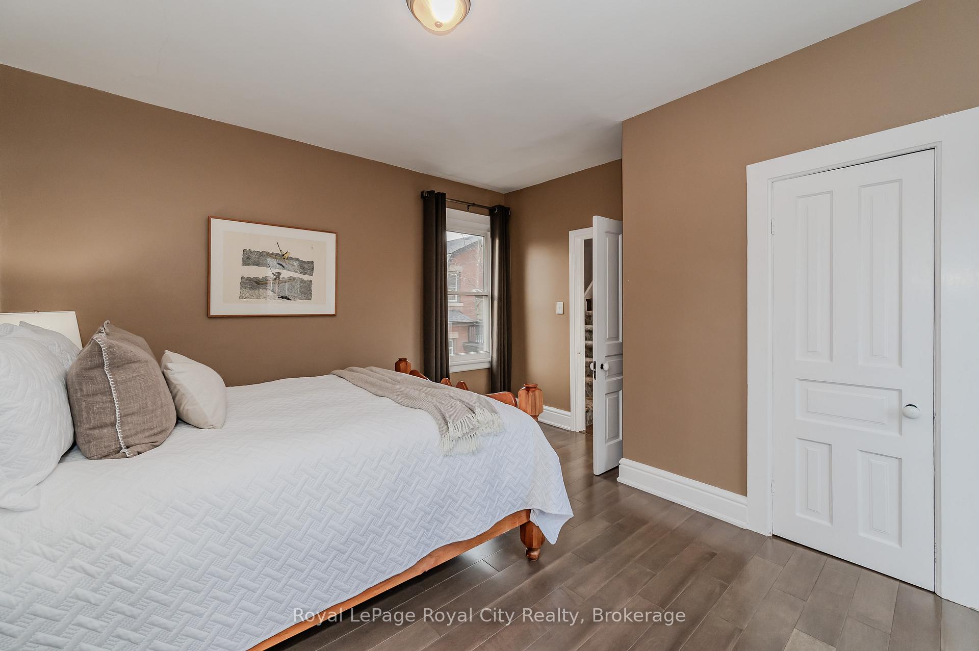Photo 25 of 42 Liverpool Street, Guelph, Downtown — HOMEH