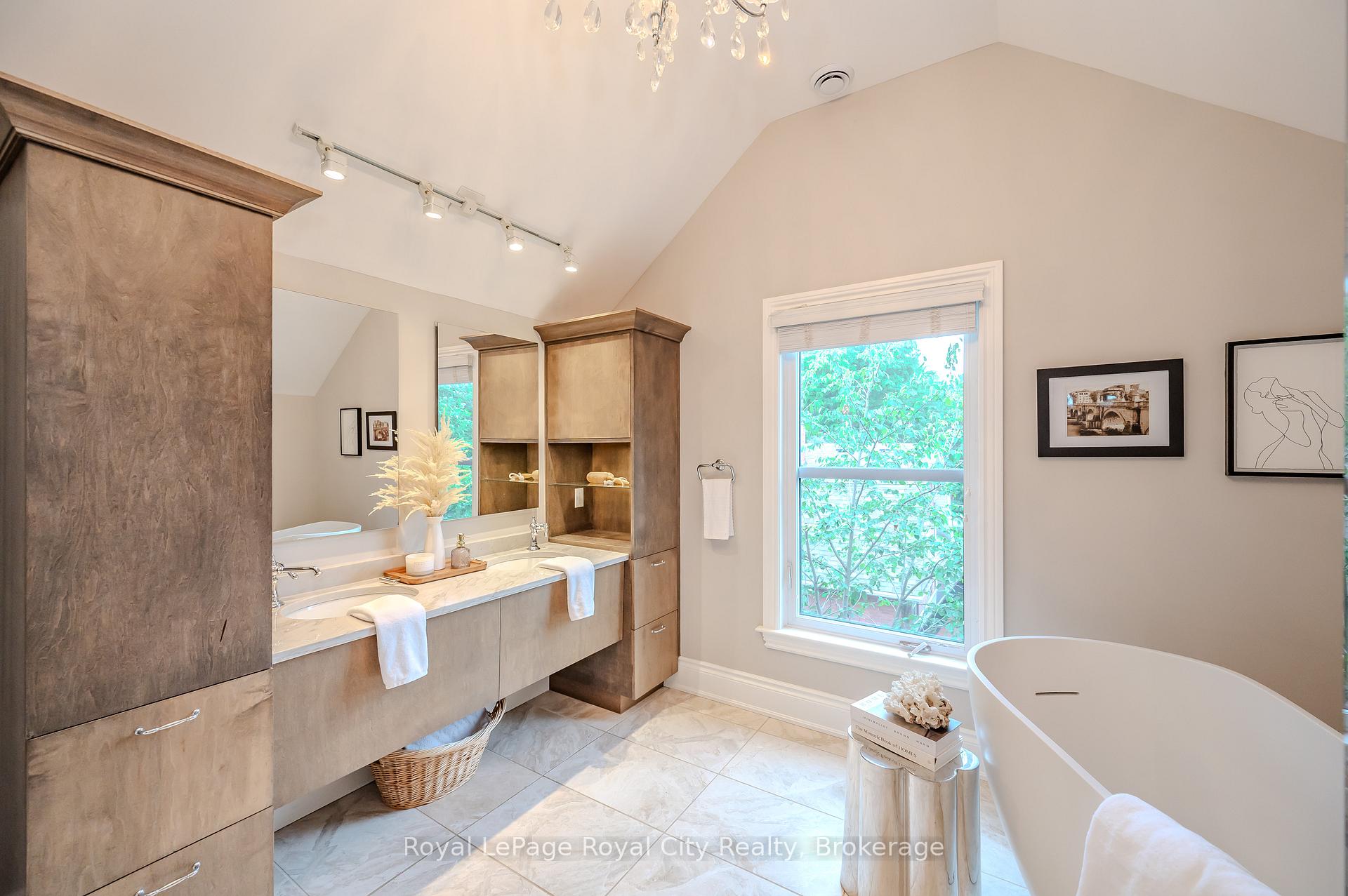 Photo 32 of 42 Liverpool Street, Guelph, Downtown — HOMEH