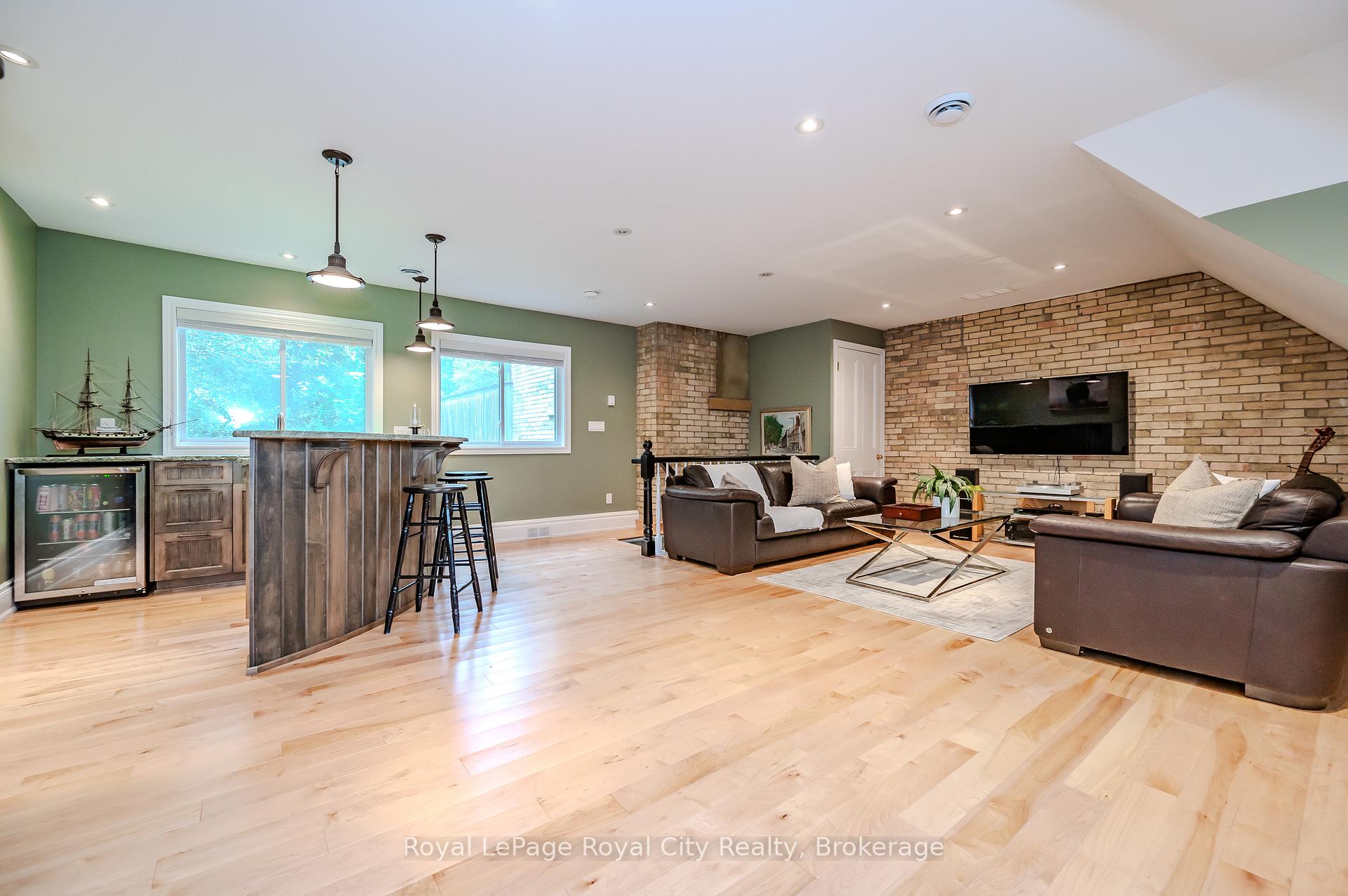 Photo 36 of 42 Liverpool Street, Guelph, Downtown — HOMEH