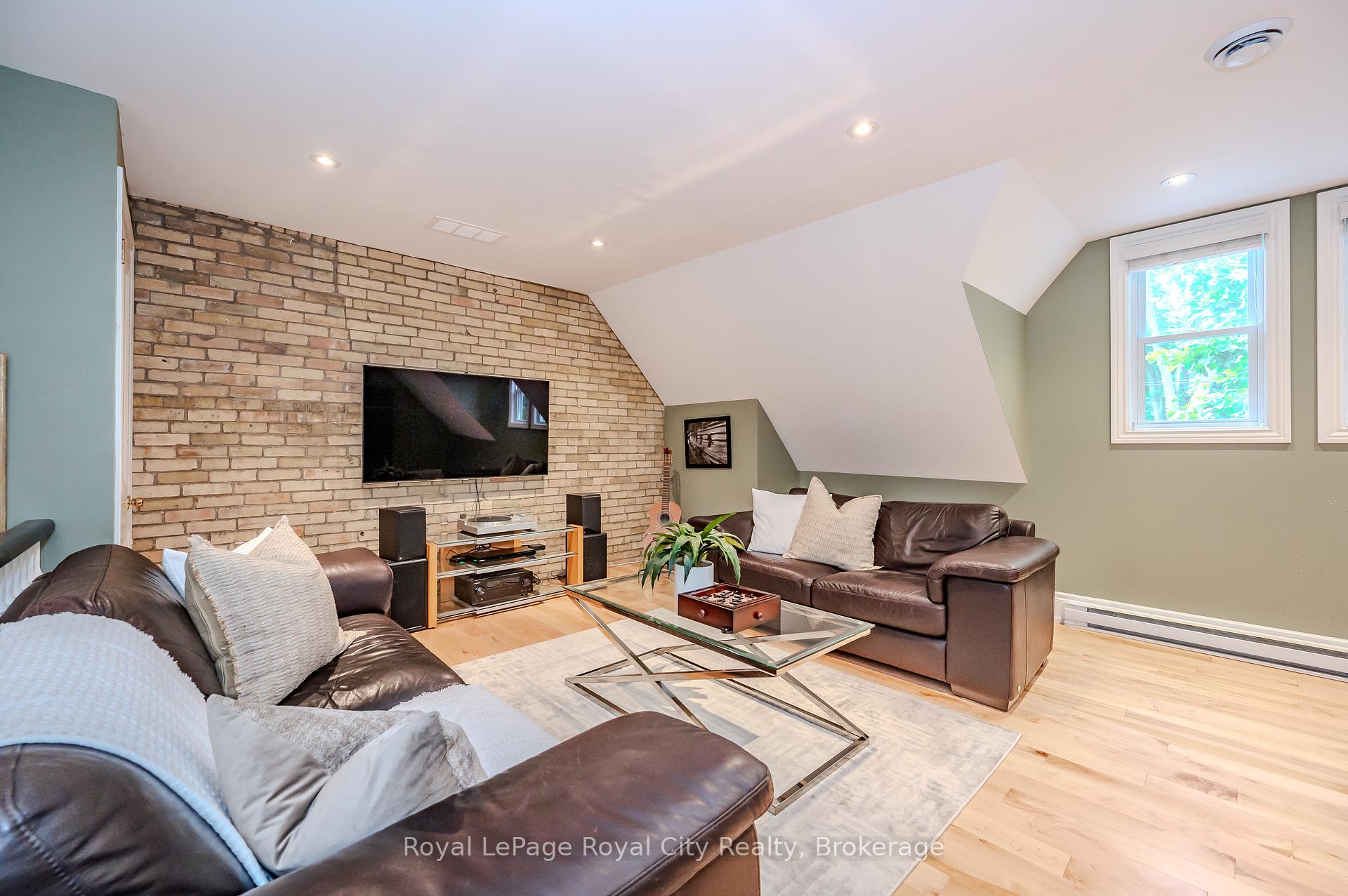 Photo 38 of 42 Liverpool Street, Guelph, Downtown — HOMEH