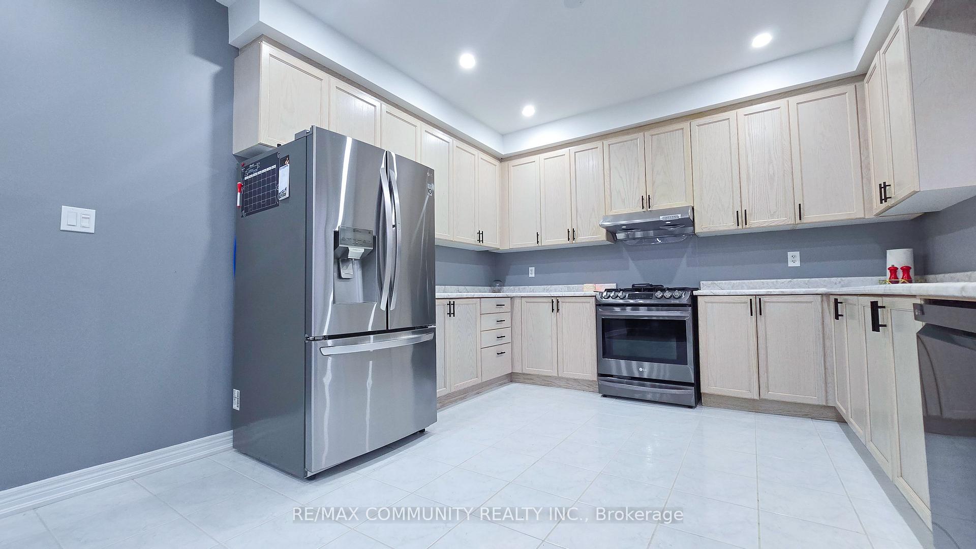 Photo 10 of 553 Hartley Boulevard, Milton, Clarke — HOMEH