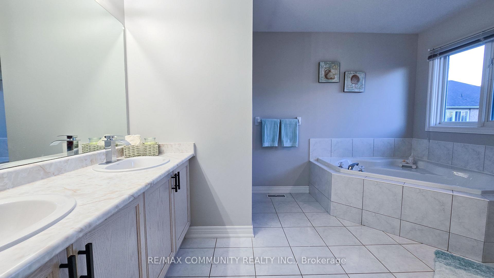 Photo 15 of 553 Hartley Boulevard, Milton, Clarke — HOMEH