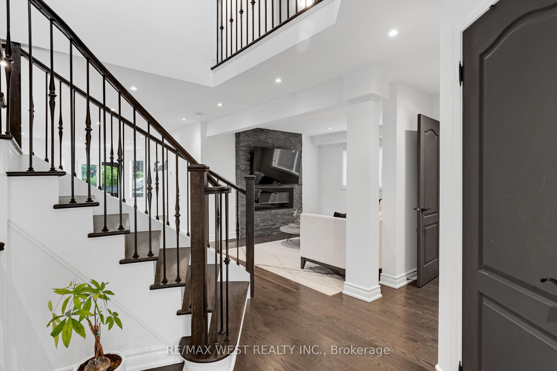 Photo 12 of 43 Wakely Boulevard, Caledon, Bolton West — HOMEH