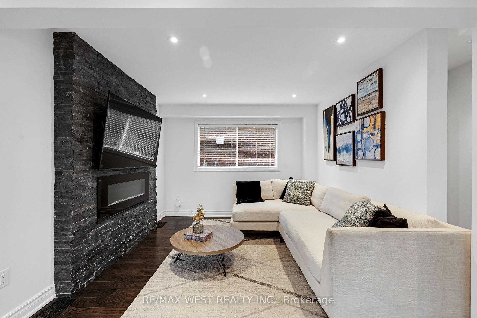 Photo 8 of 43 Wakely Boulevard, Caledon, Bolton West — HOMEH