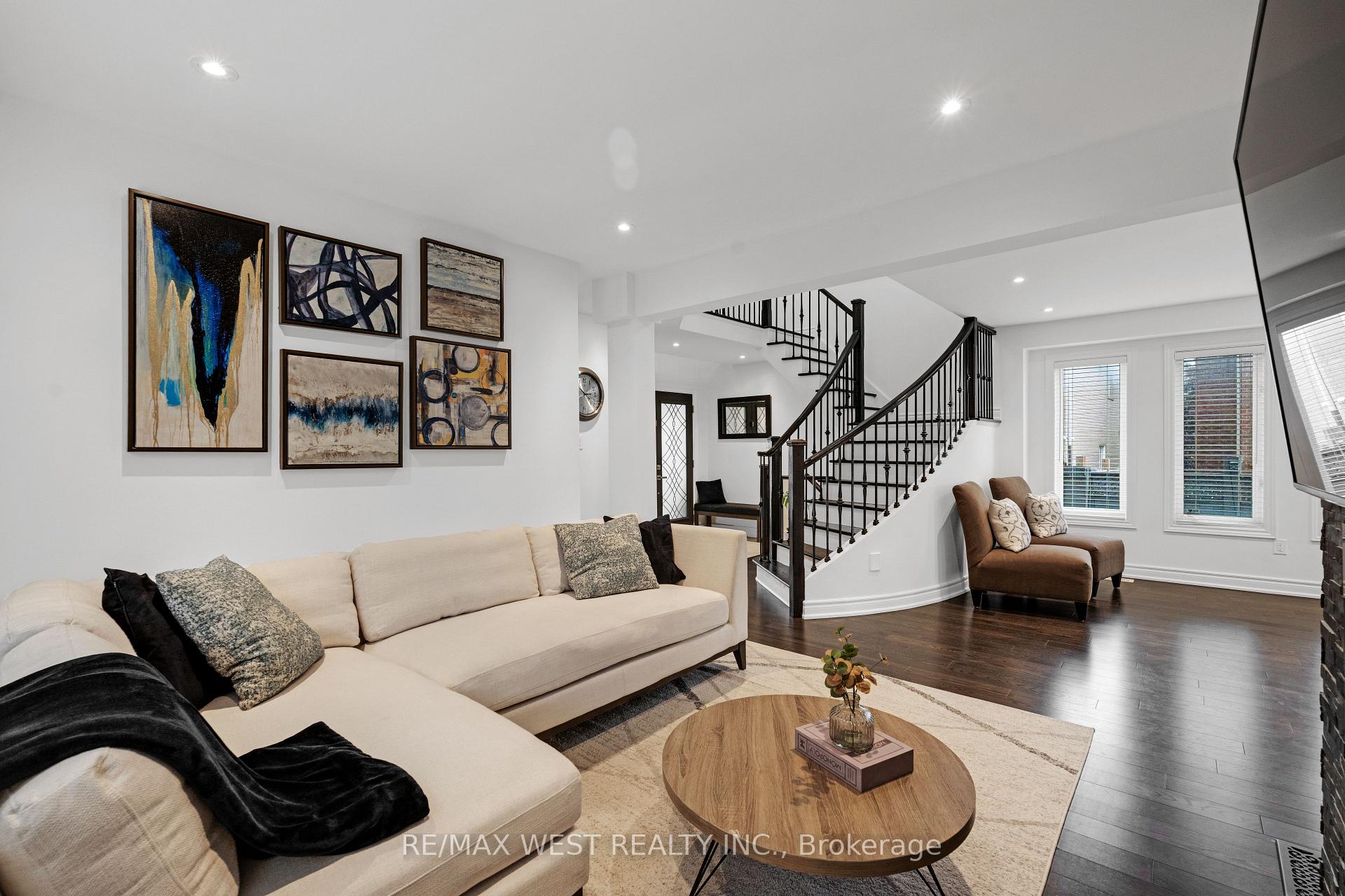 Photo 11 of 43 Wakely Boulevard, Caledon, Bolton West — HOMEH
