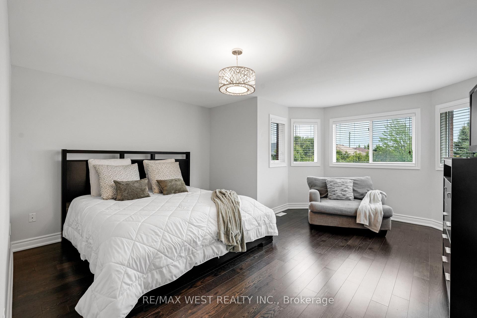 Photo 24 of 43 Wakely Boulevard, Caledon, Bolton West — HOMEH
